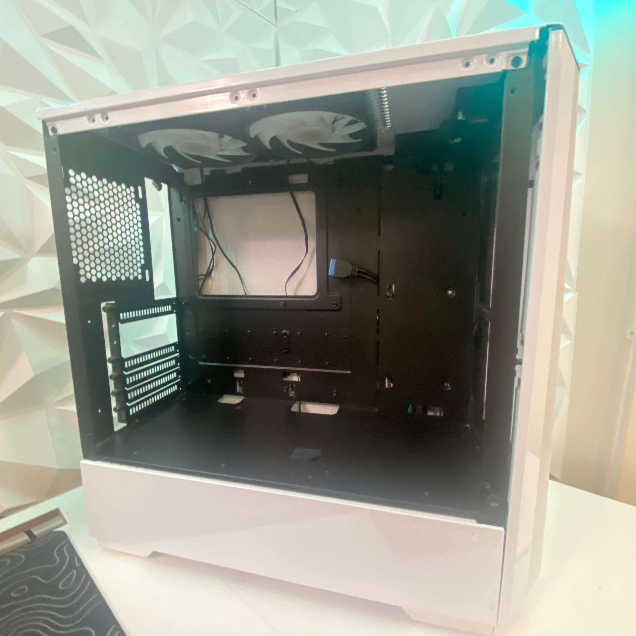 White ATX Mid Tower PC Case (Used, Missing Front Glass)