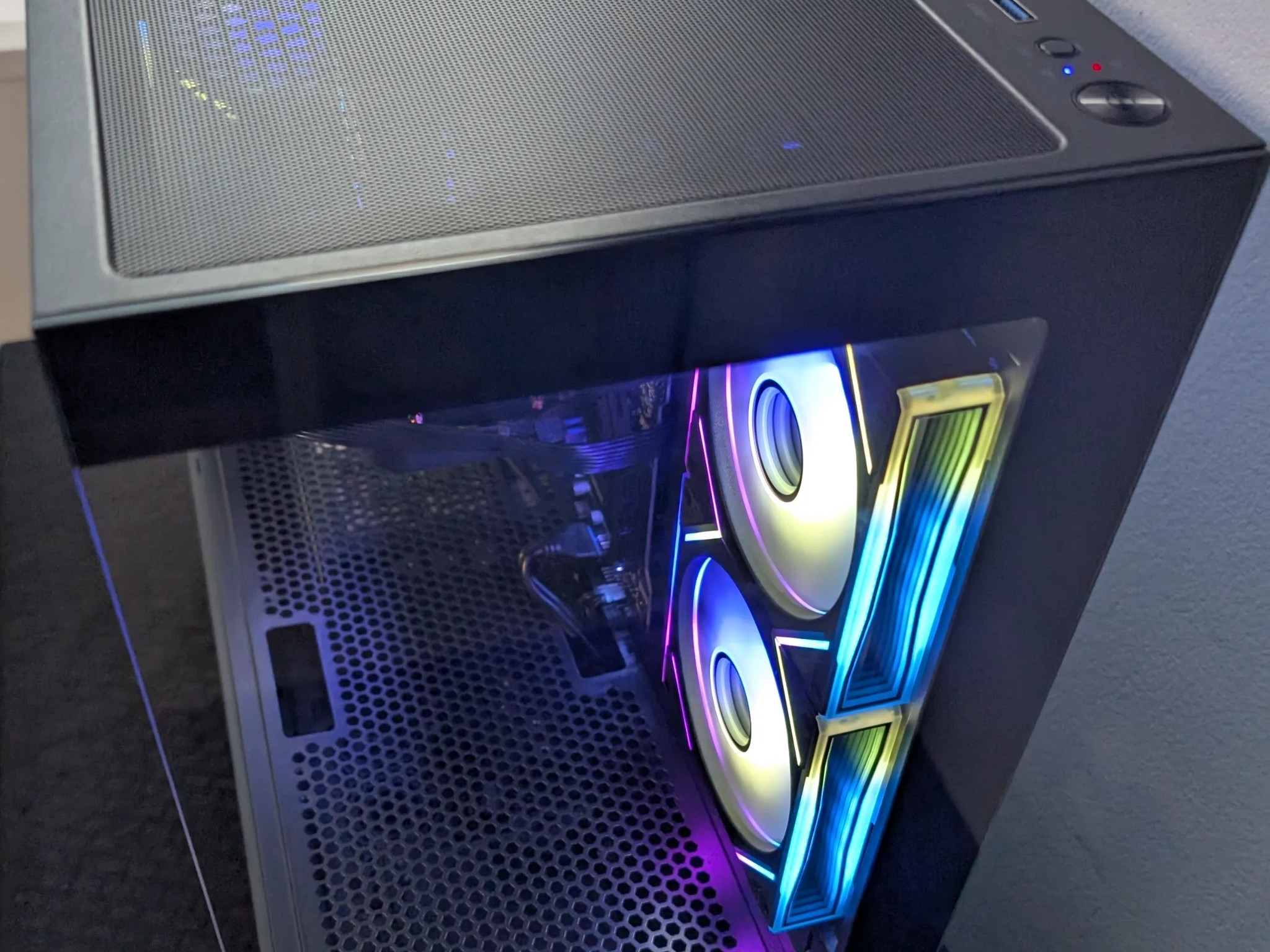 RX 9060 XT - Ryzen 7 3700x - Tremendous 1440p Gaming PC