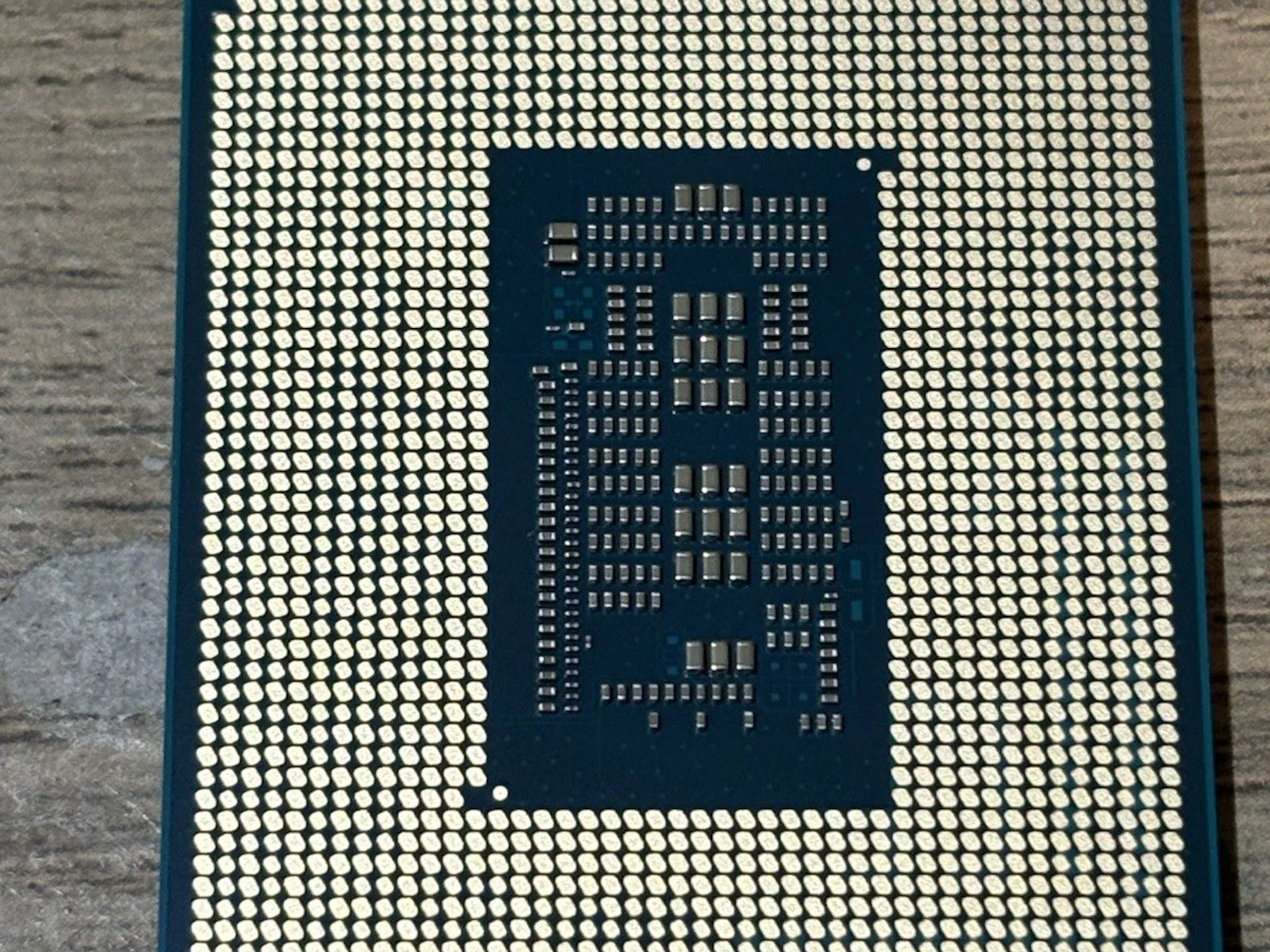 i7-12700k, 2x32GB DDR4 3600MHZ, Z-690 WIFI D4