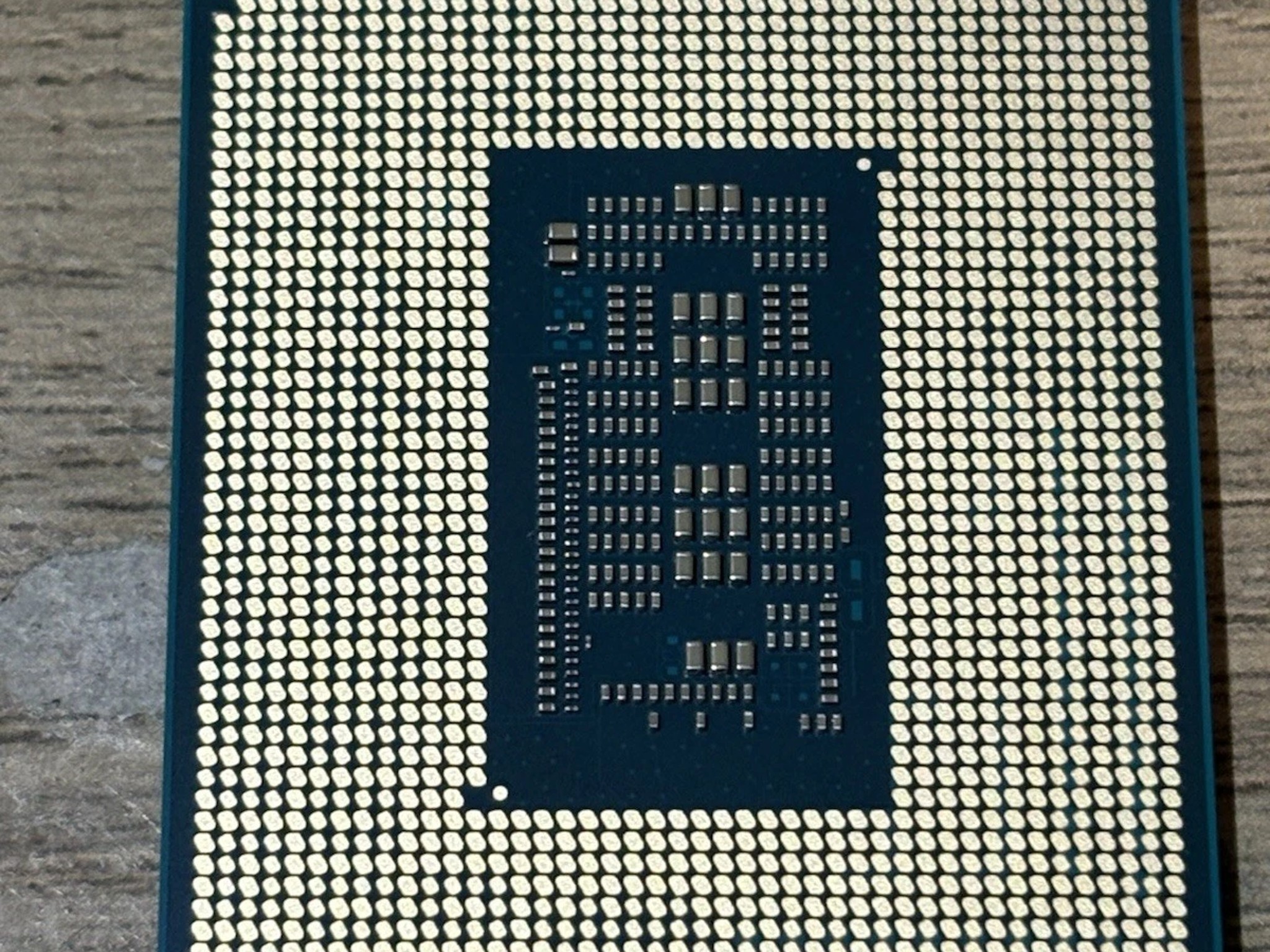 i7-12700k, 2x32GB DDR4 3600MHZ, Z-690 WIFI D4