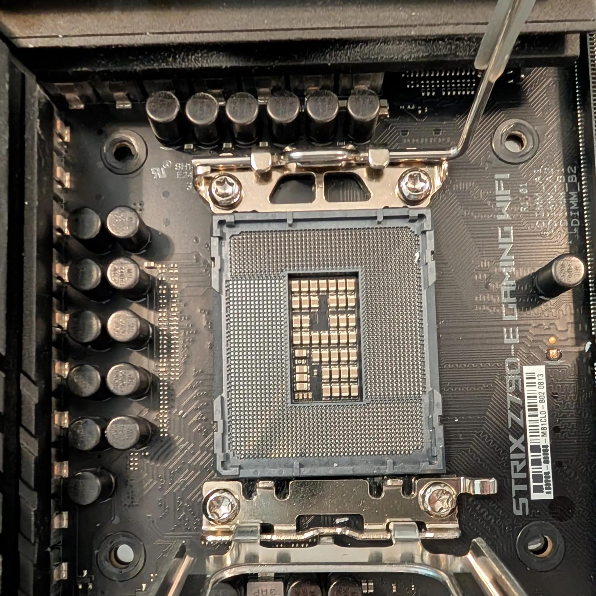 ROG STRIX Z790-E GAMING WIFI