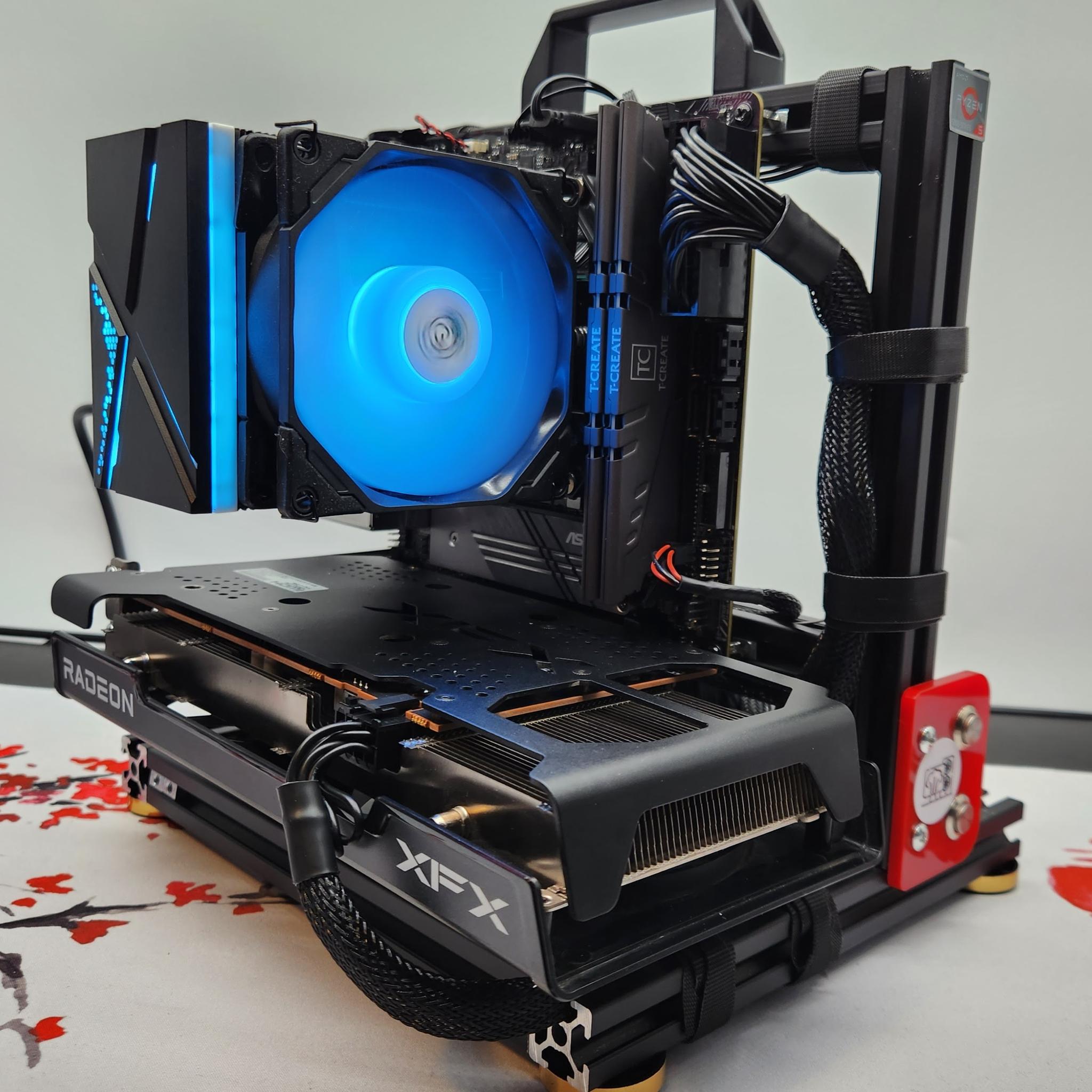 Tiny Portable Rig Ryzen 5 / 32GB DDR 4 / 1TB SSD / RX 6600 8GB