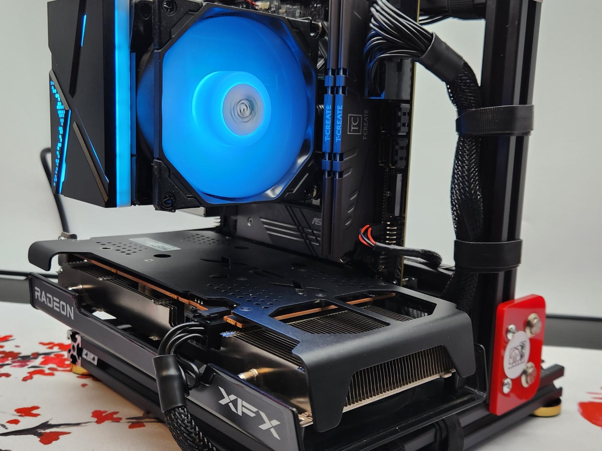 Tiny Portable Rig Ryzen 5 / 32GB DDR 4 / 1TB SSD / RX 6600 8GB