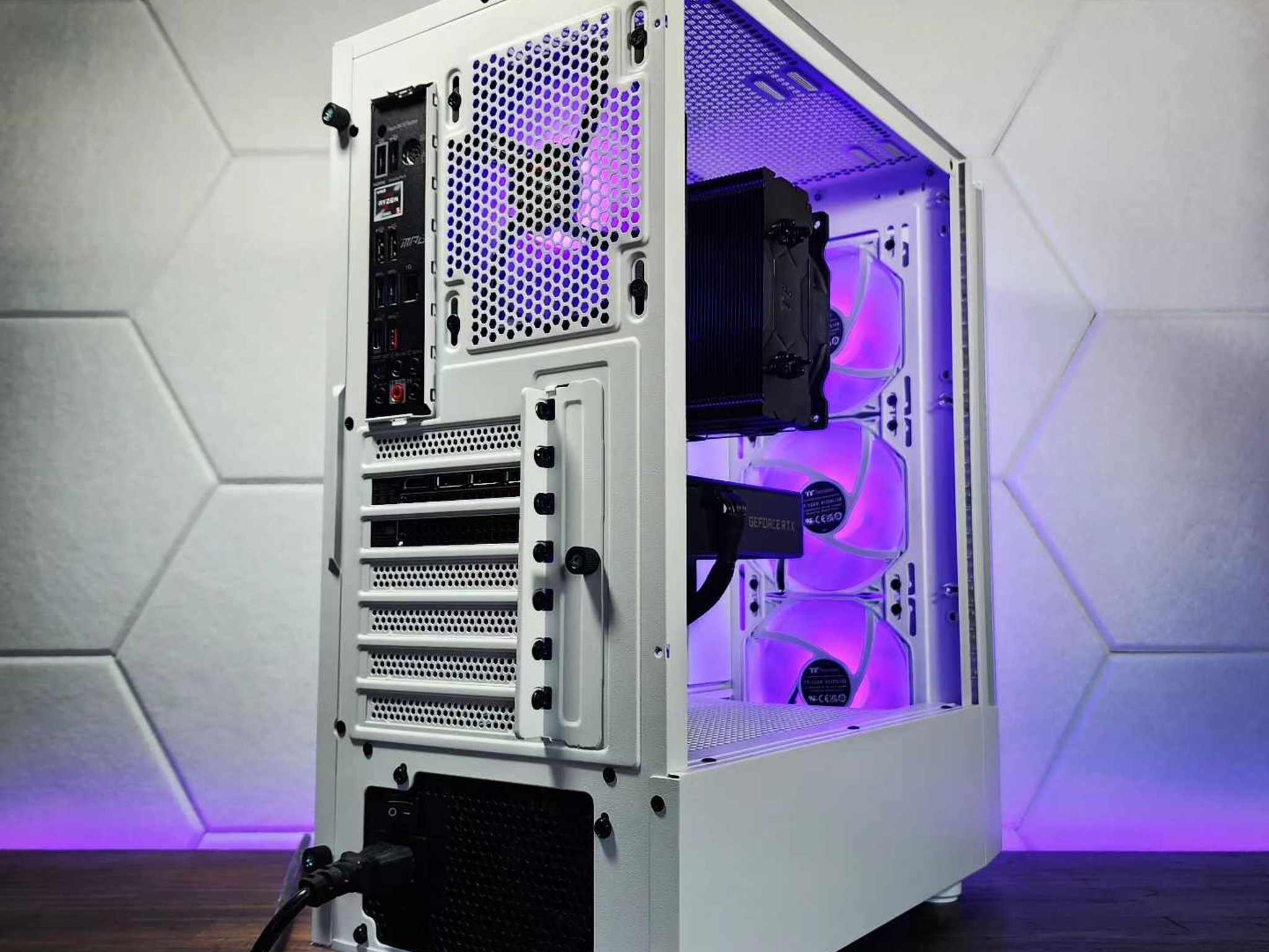 🤍💜RTX 3070 | Ryzen 5 5600G | 32GB 3200MHz | 1TB NVMe Gen 3