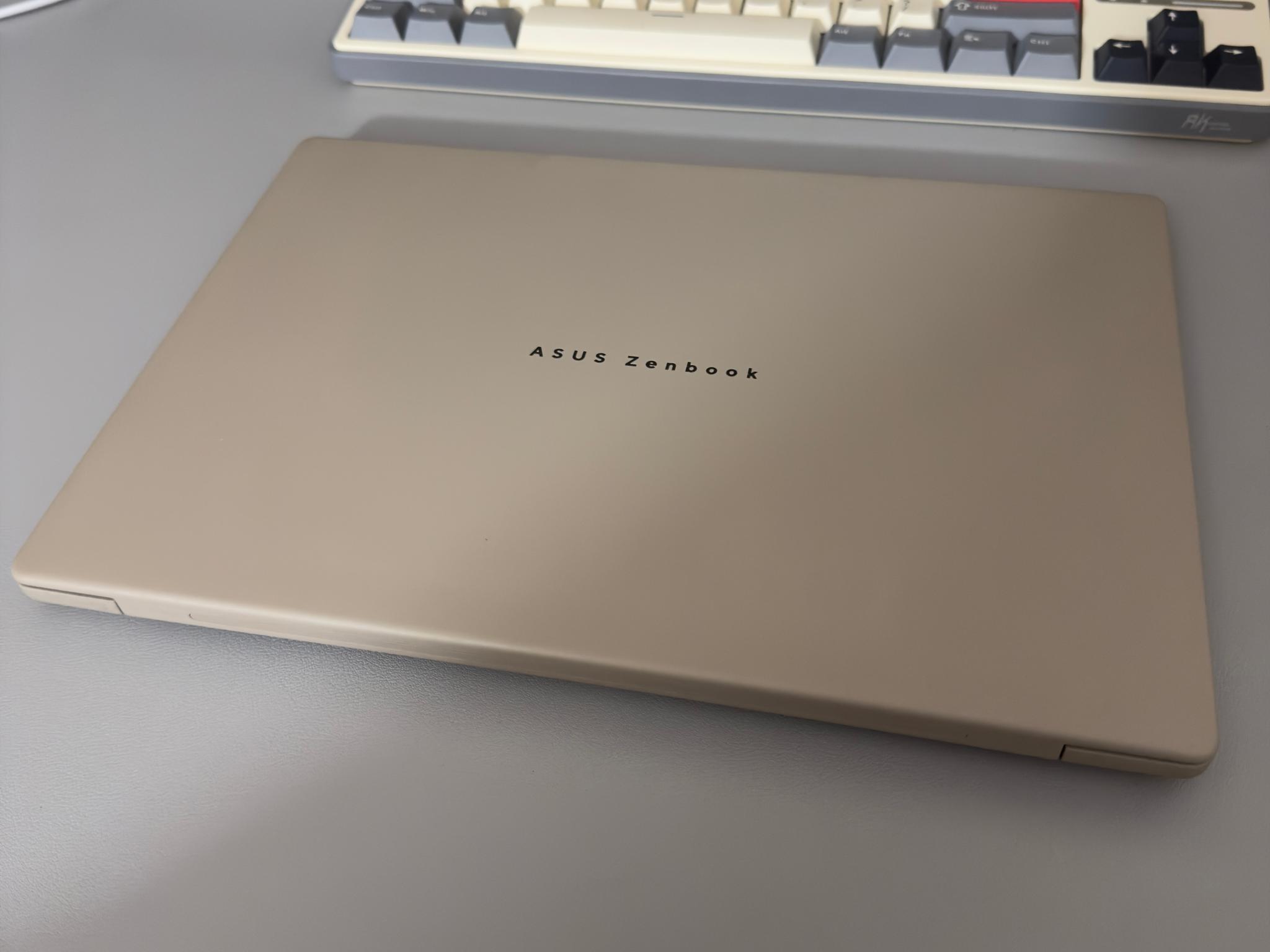 ASUS Zenbook OLED