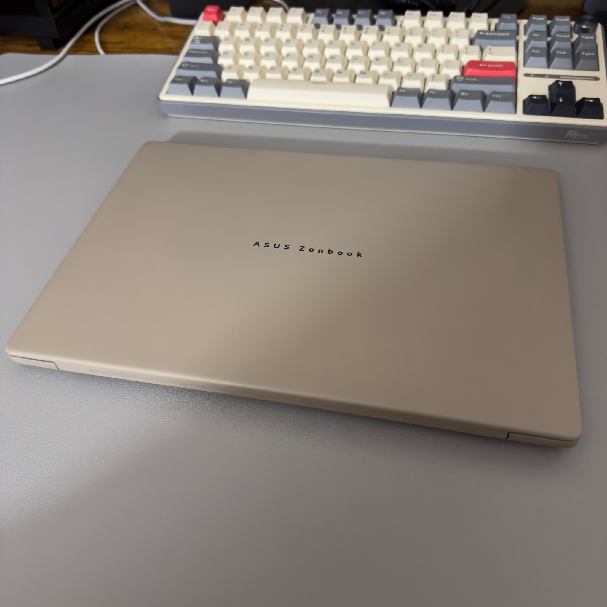 ASUS Zenbook OLED