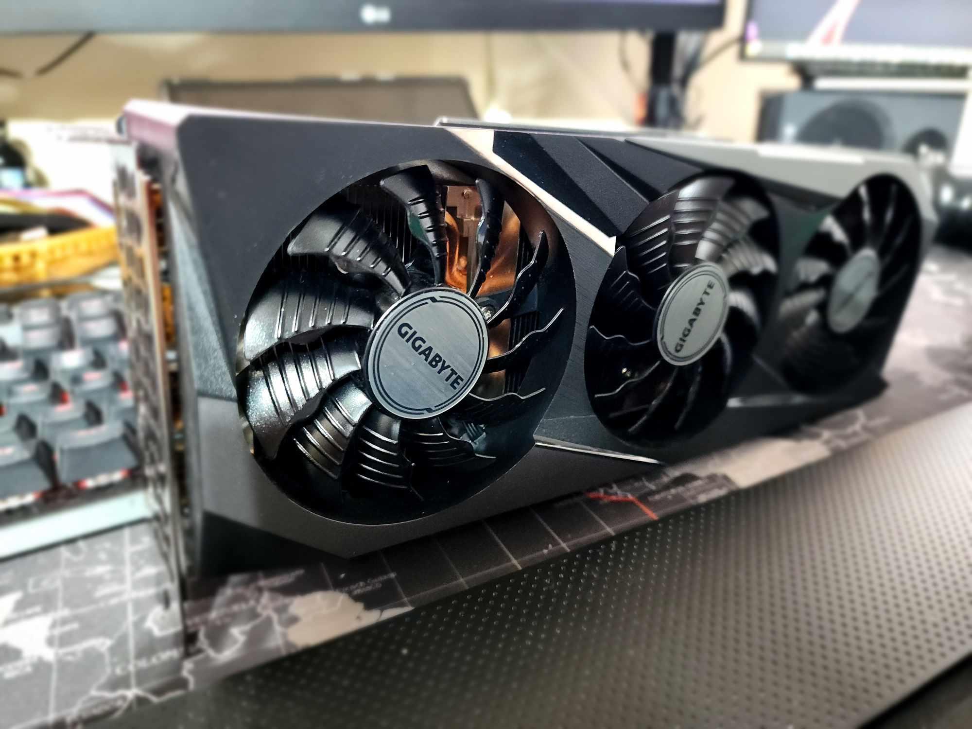 GIGABYTE Radeon RX 6800 GAMING OC 16G Graphics Card TOP TIER GAMING GPU