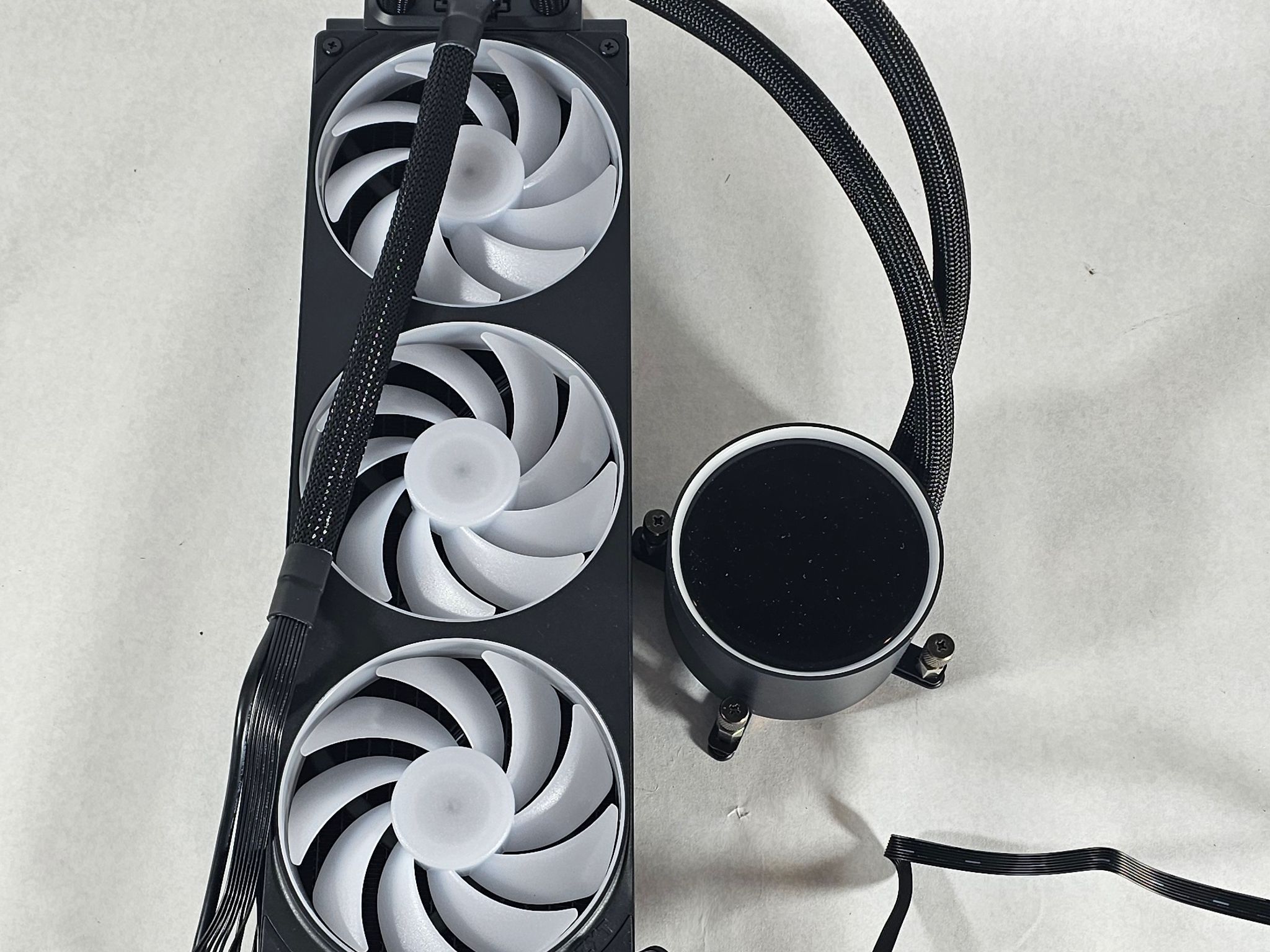 360mm RGB NZXT AIO CPU Liquid Cooler LGA1700 w\ LCD Screen