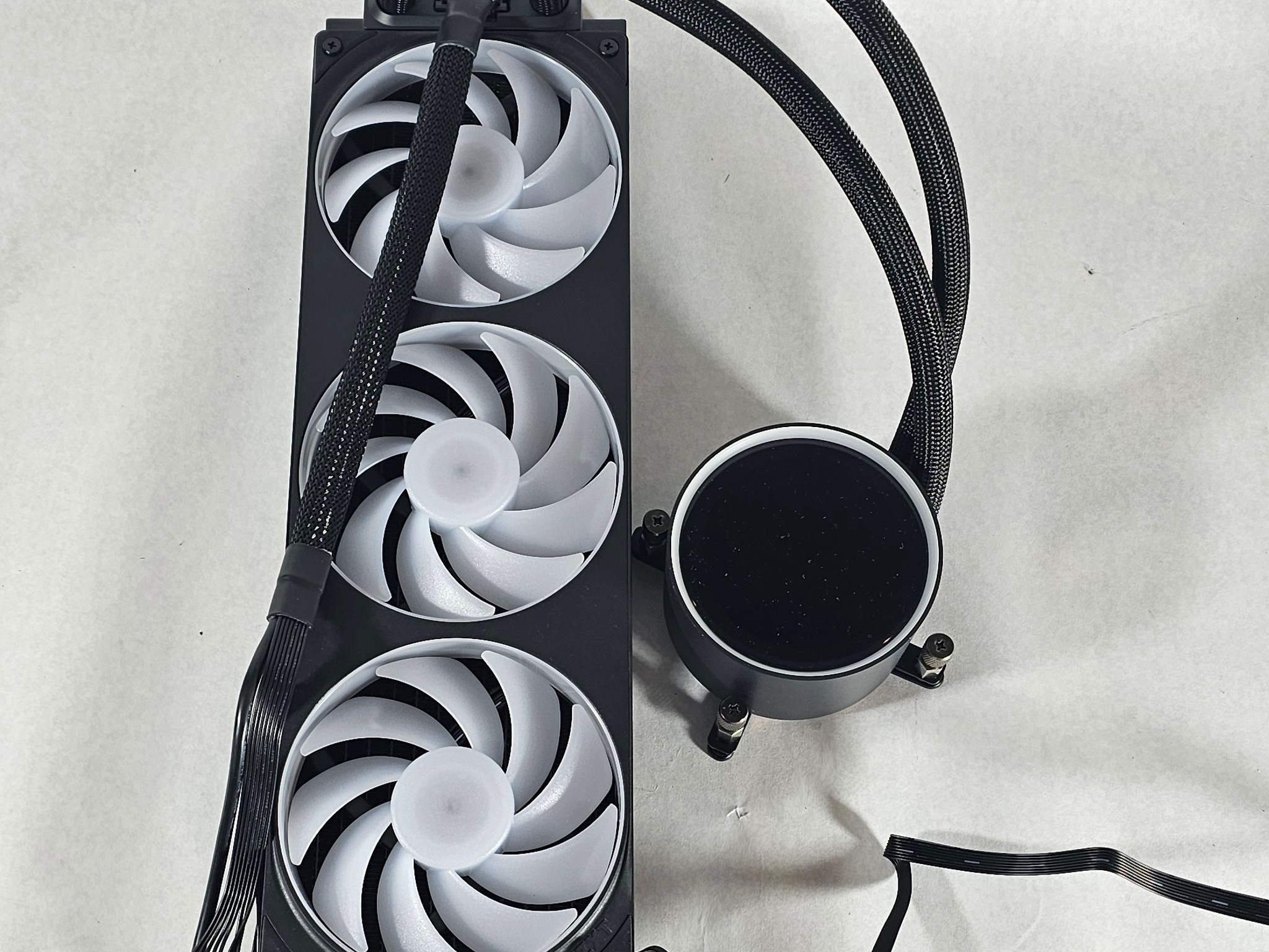 360mm RGB NZXT AIO CPU Liquid Cooler LGA1700 w\ LCD Screen