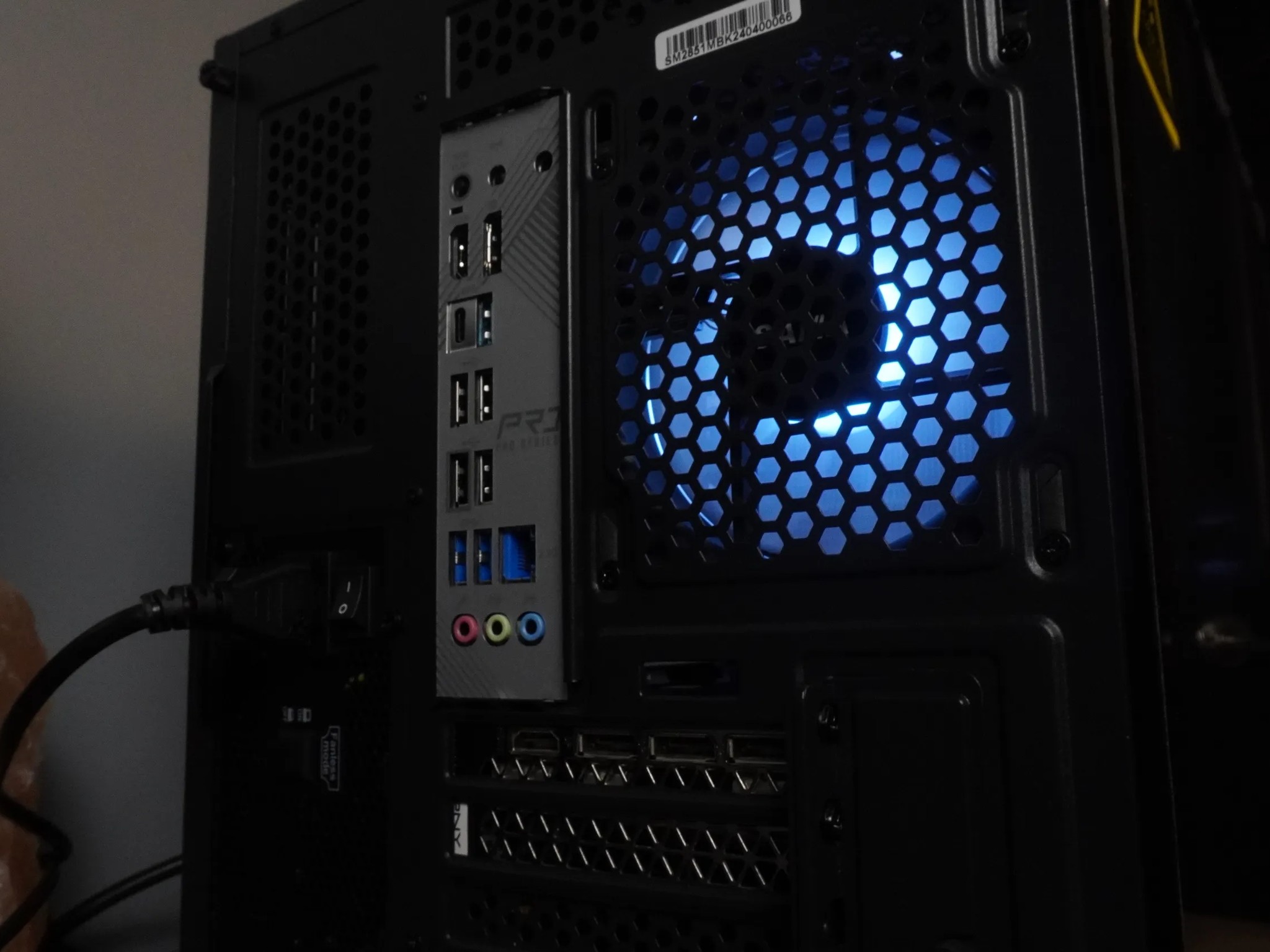 🖤 STEALTH 🖤 1440p/1080p GAMING MACHINE 💚RTX 3070 🧡 Ryzen 5 7500F | 32GB | WIFI | WIN ACTIVATED