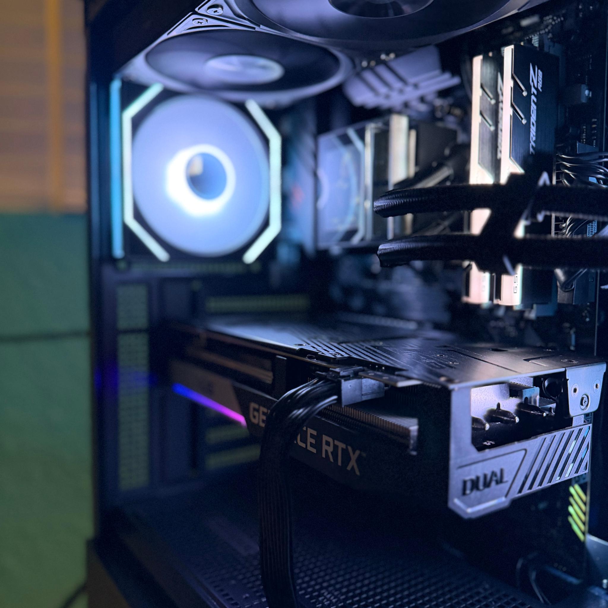 🔥 Ryzen 5 5500 | EVGA RTX 3070 XC3 | ASUS TUF WiFi | 16GB DDR4 | 512GB NVMe | RGB | Ready to Game