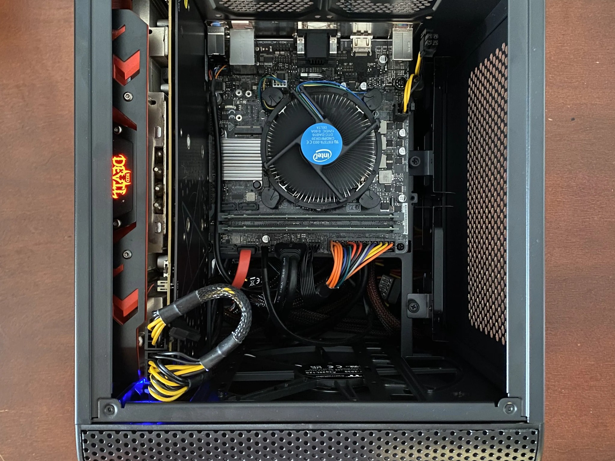 i3 8100 | RX 580 8gb | 16gb Ram