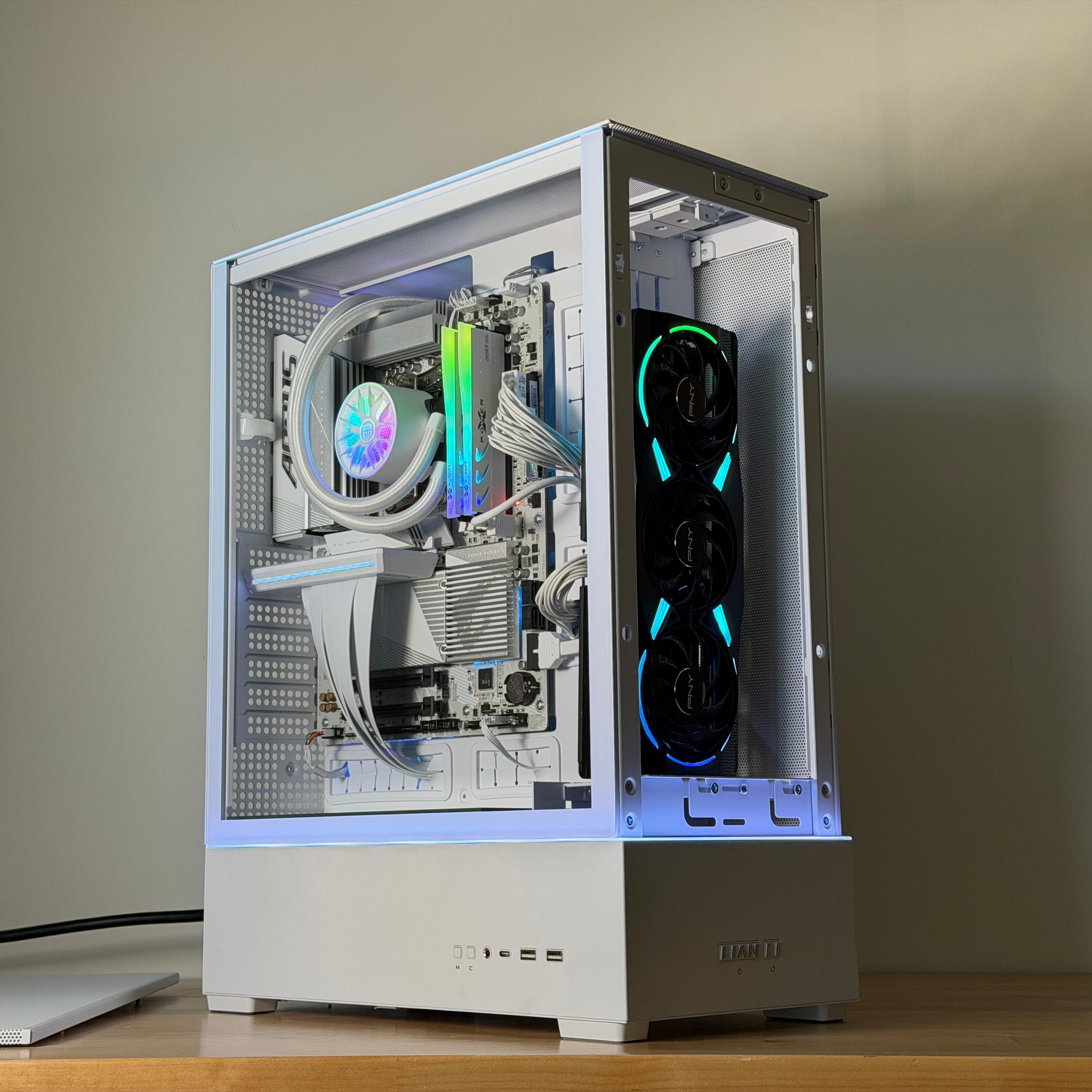 RTX 5070 Ryzen 9 9900x Gaming PC