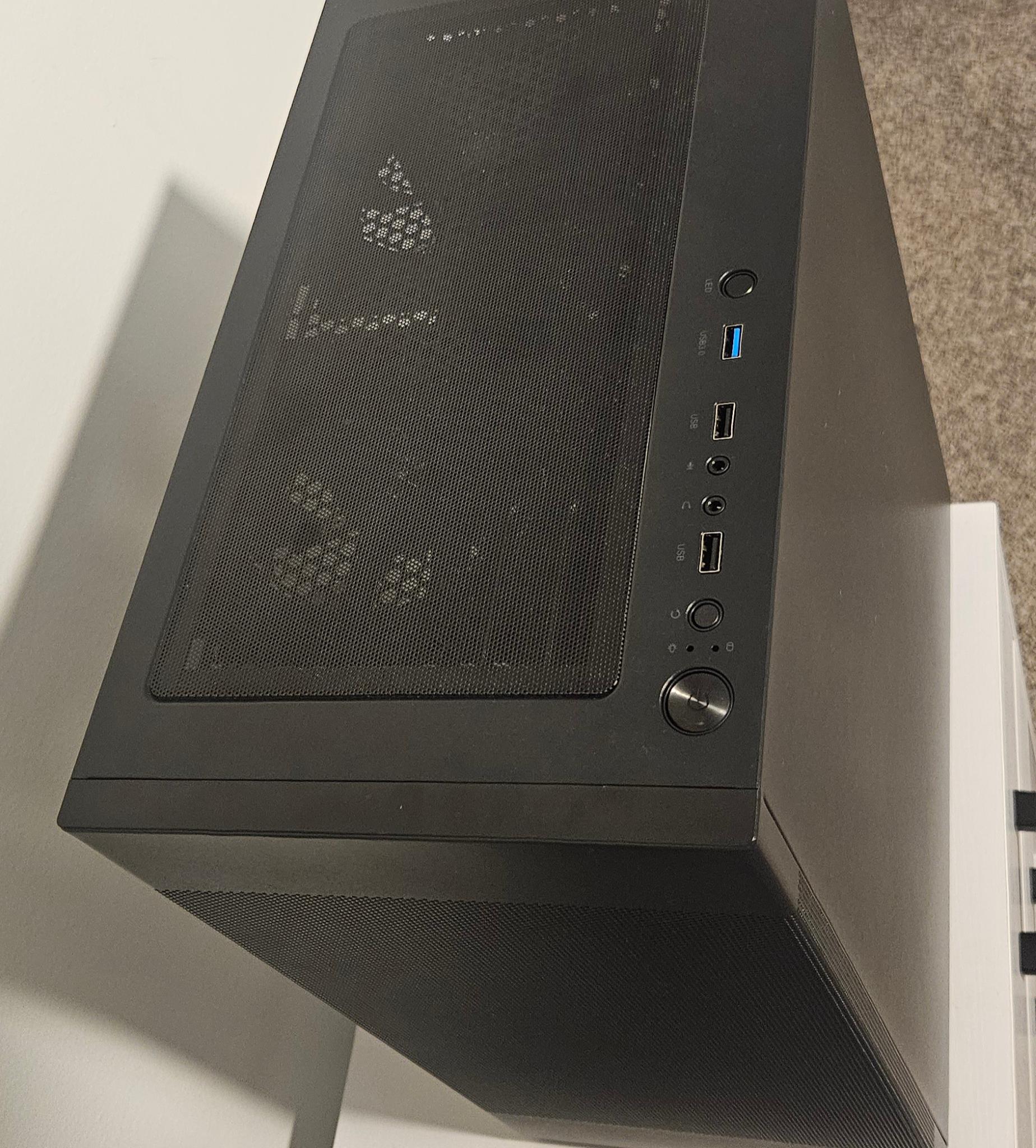 Stealth Knight Ryzen 5500 and RX 5700XT