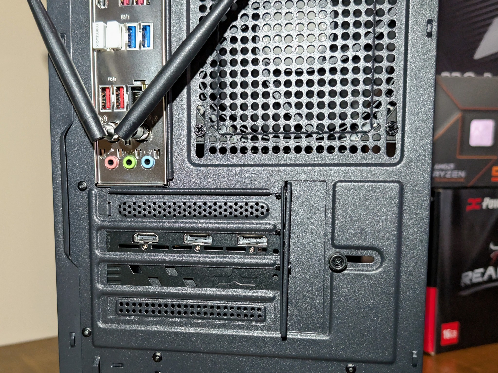 Next-Gen Wood Inspired Gaming PC | Ryzen 5 7600X | 32GB DDR5 6000 | RX 9060 XT 16GB | 1440p Ultra