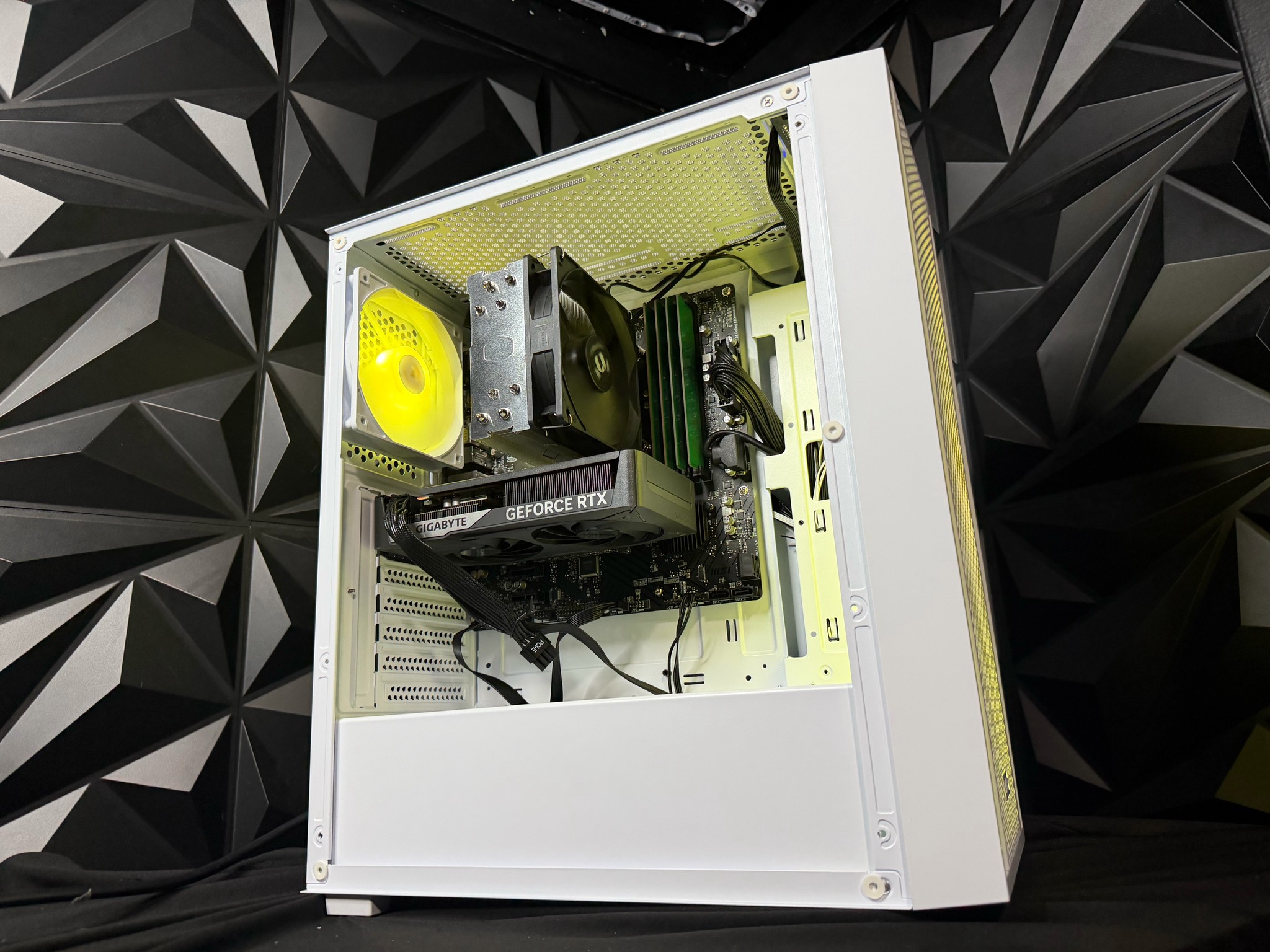 🚗🔥 THE STARTER CARTER 🔥🚗 i5 12500T| RTX 5060| 16 GB DDR4| 750GB NVMe| 650W PSU