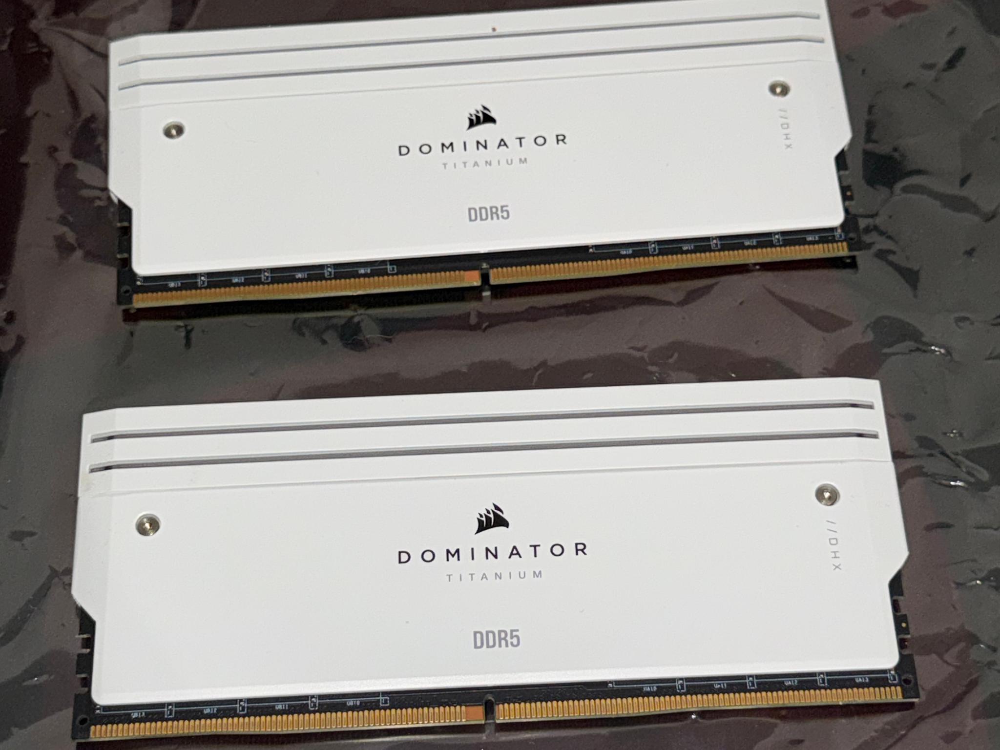 64GB DDR5 Corsair Dominator Titanium | 6600MTS