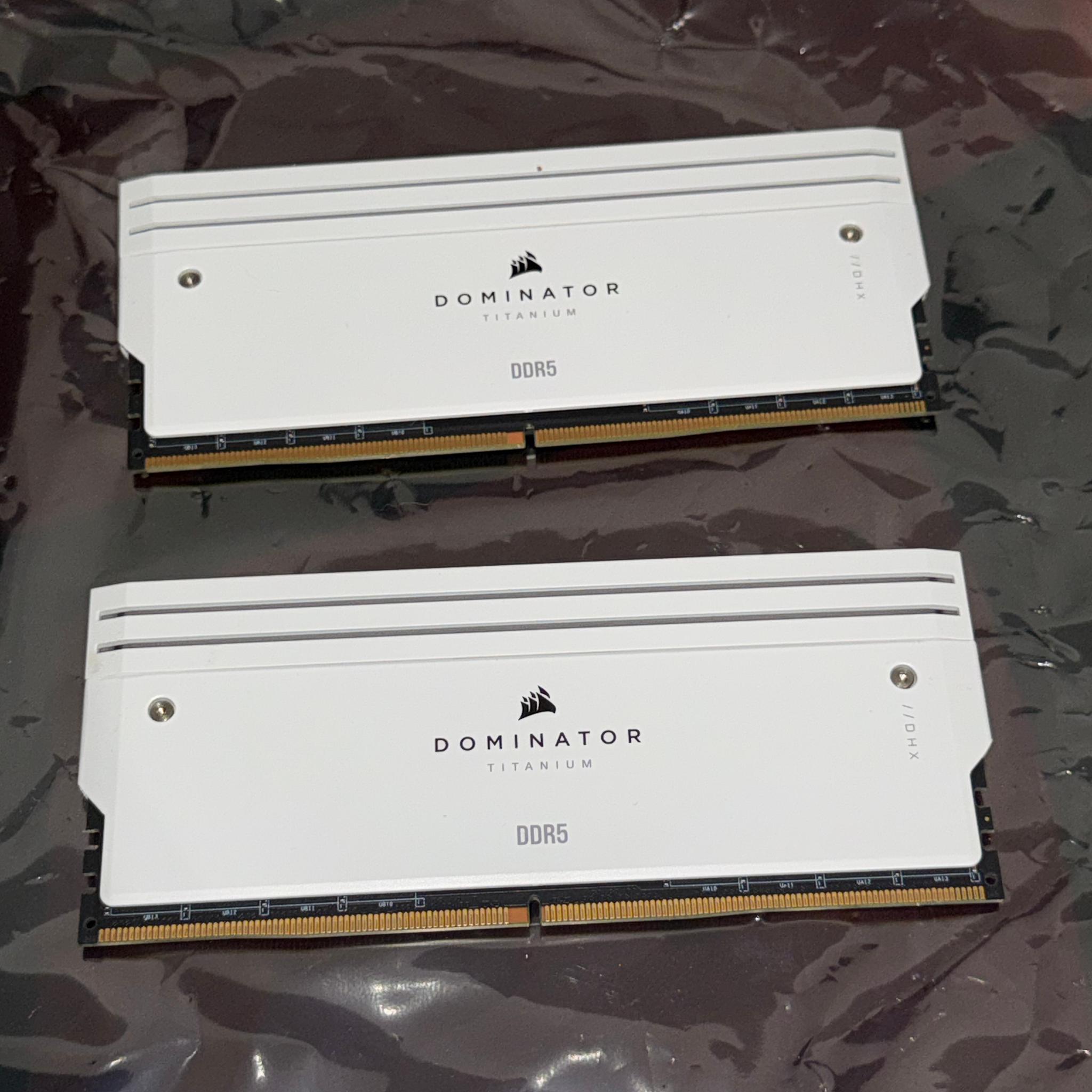 64GB DDR5 Corsair Dominator Titanium | 6600MTS
