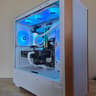 🌲❄️ Timber Frost | RTX 5060 | Ryzen 5 7600 | 32GB DDR5 | Wood Edition Gaming PC 🤍🌲/C/