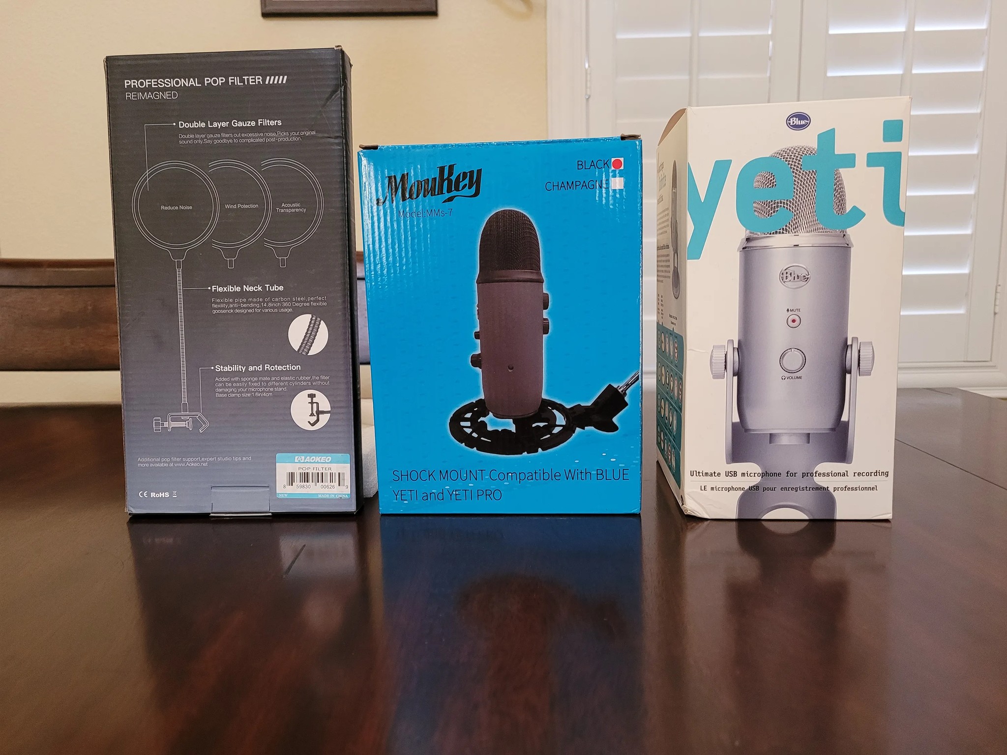 Blue Yeti Microphone (+Shock Mount and 2 Pop Filters)