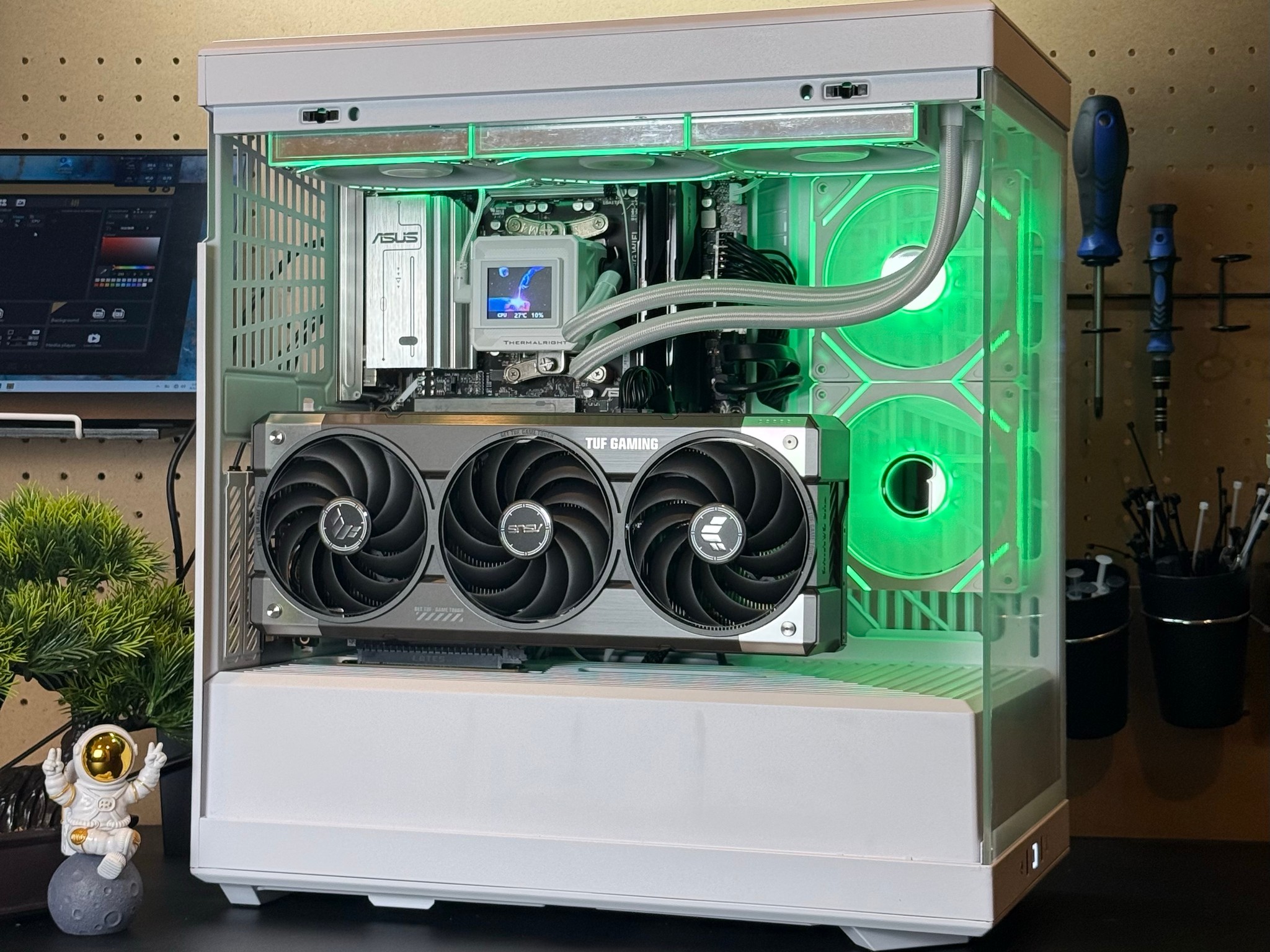 GeForce RTX 5070 Ti Custom Gaming PC - Ryzen 7 9800X3D, 32GB RAM