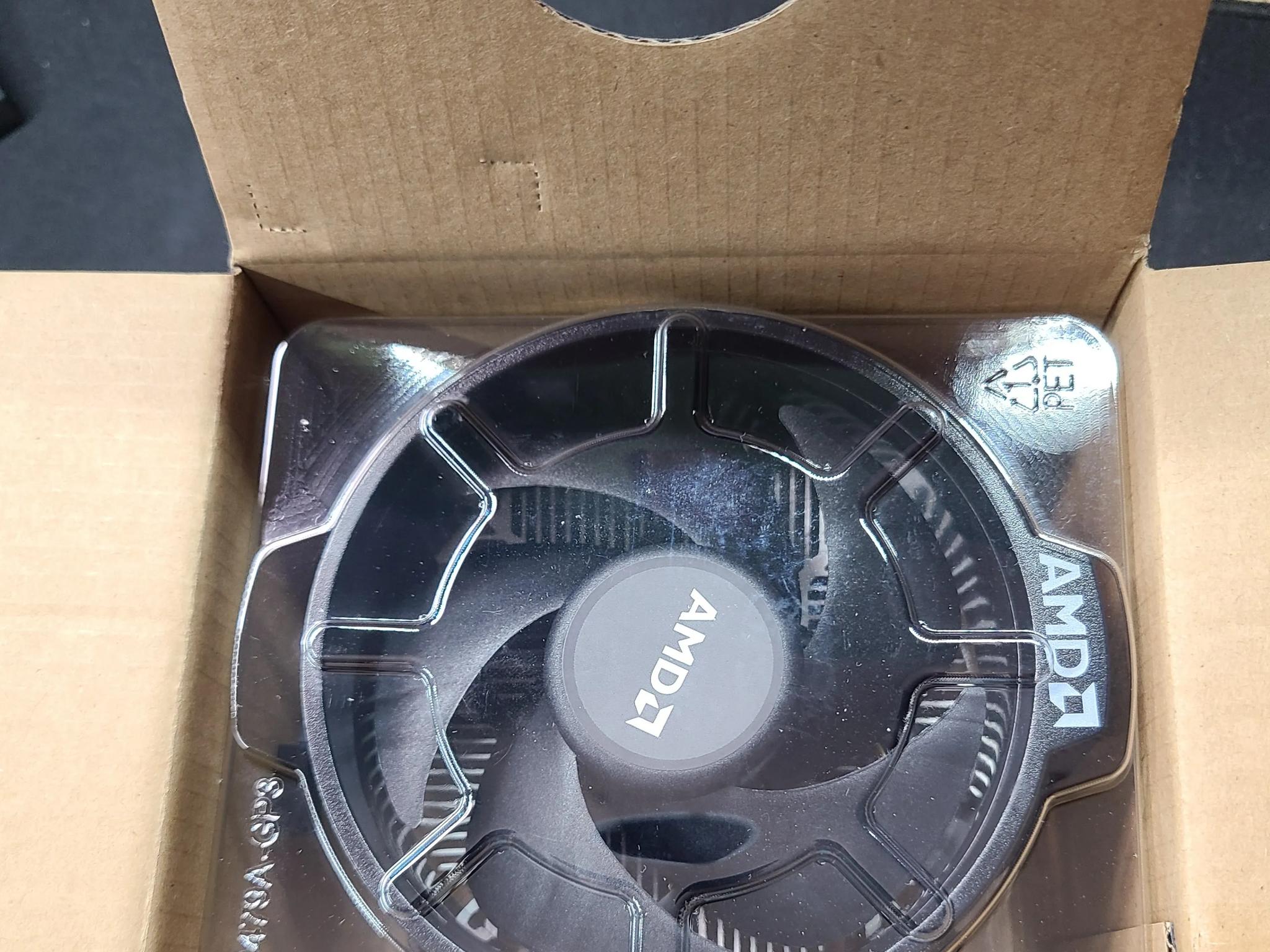 AMD Wraith Stealth Socket AM4 4-Pin Connector CPU Cooler with Aluminum Heatsink NIB
