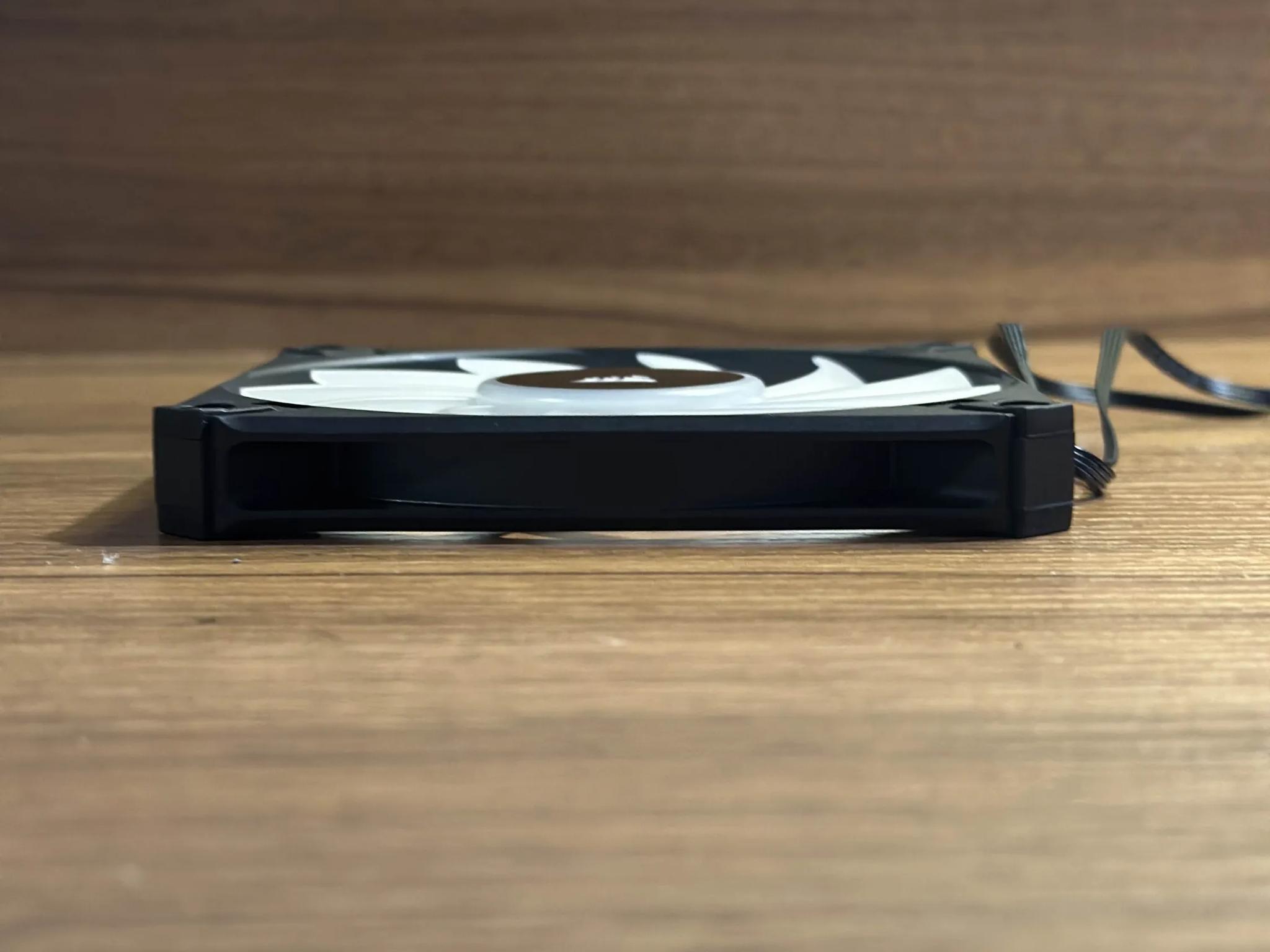 Corsair AF120 RGB SLIM 120mm RGB Fan