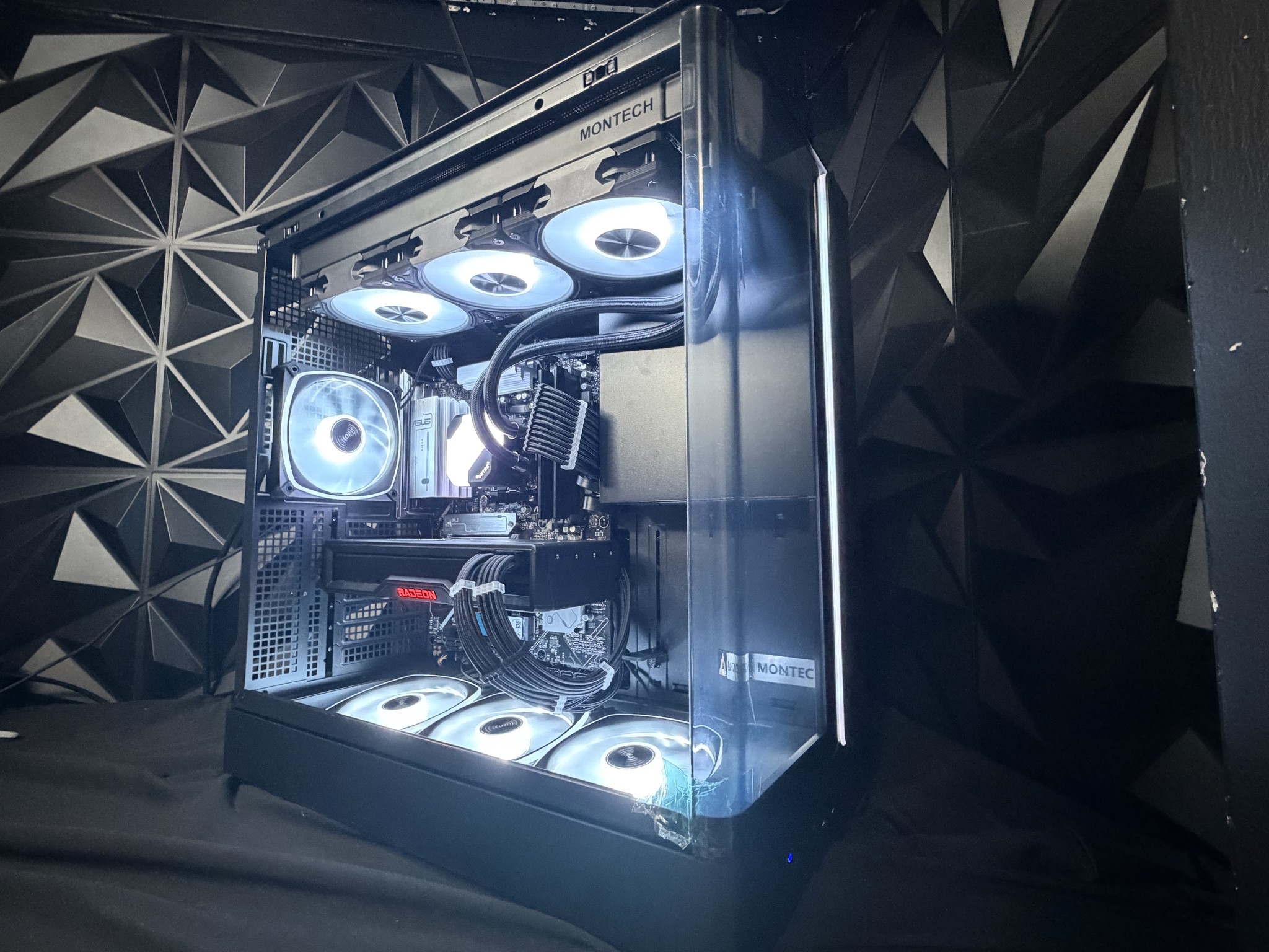 🌊🖤 BLACK OCEAN 🖤🌊Ryzen 7 7700X| RX 6950XT| 32 GB DDR5| 1.5 TB NVMe| 850W PSU