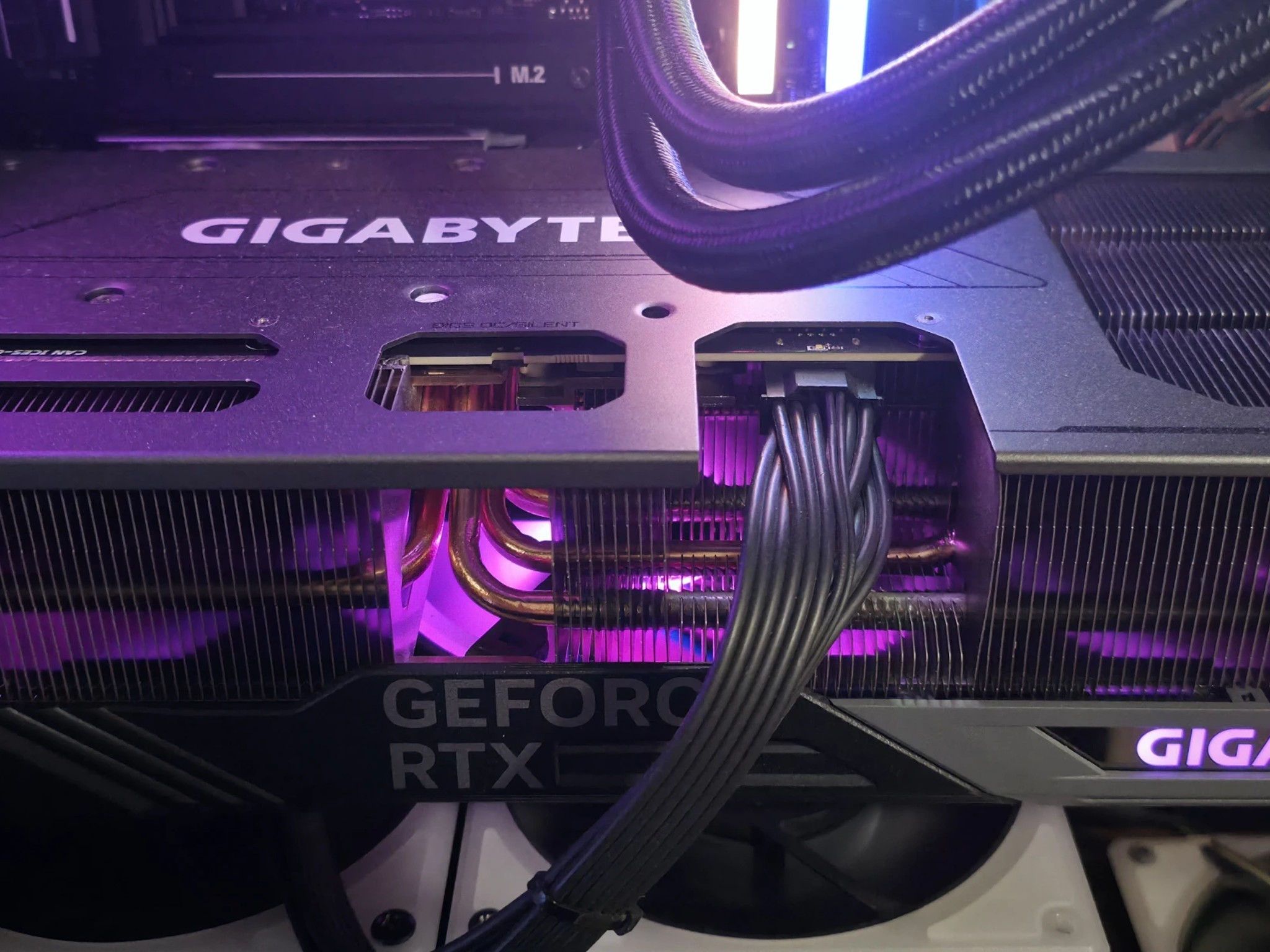 GIGABYTE GAMING OC GeForce RTX 4080 SUPER