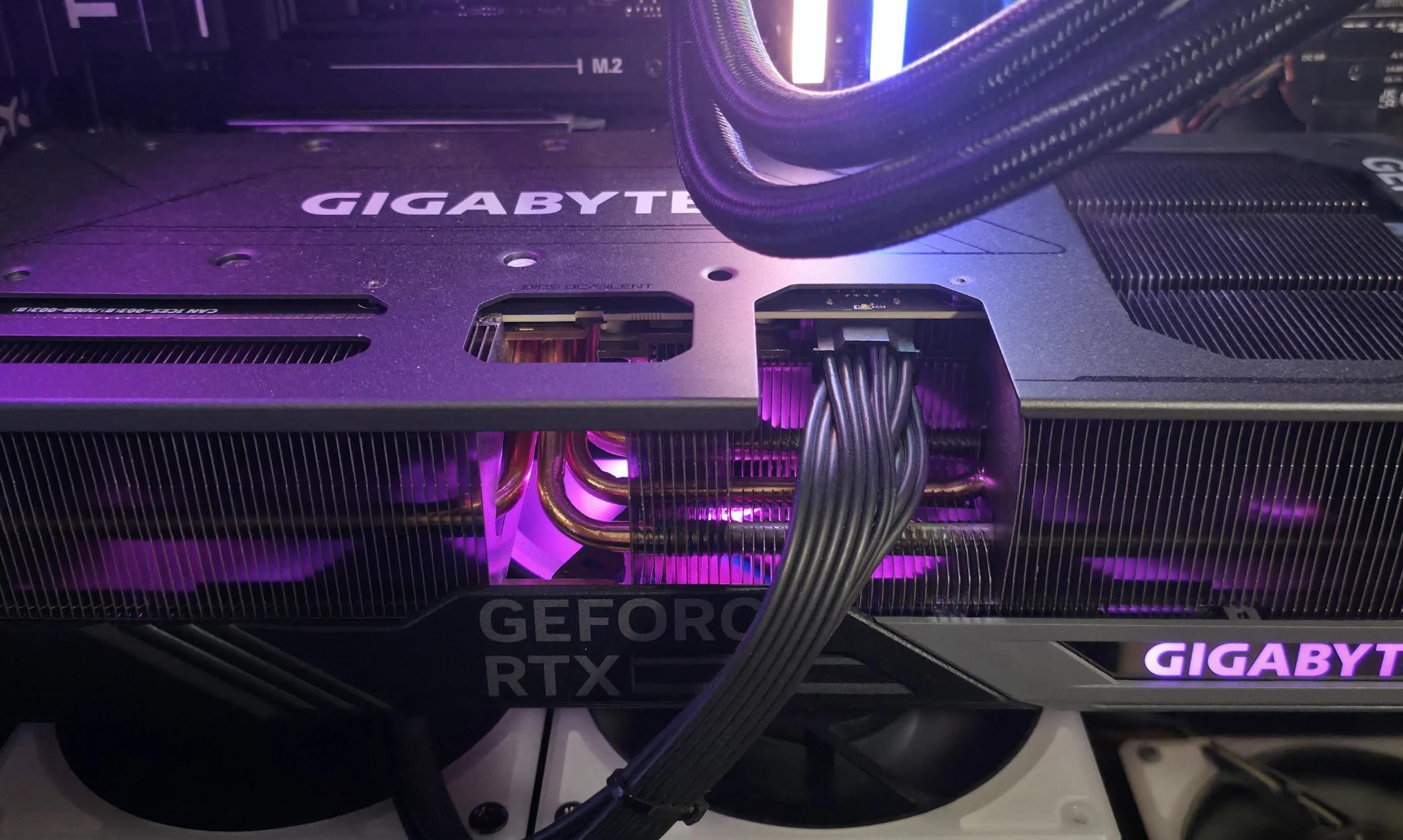 GIGABYTE GAMING OC GeForce RTX 4080 SUPER