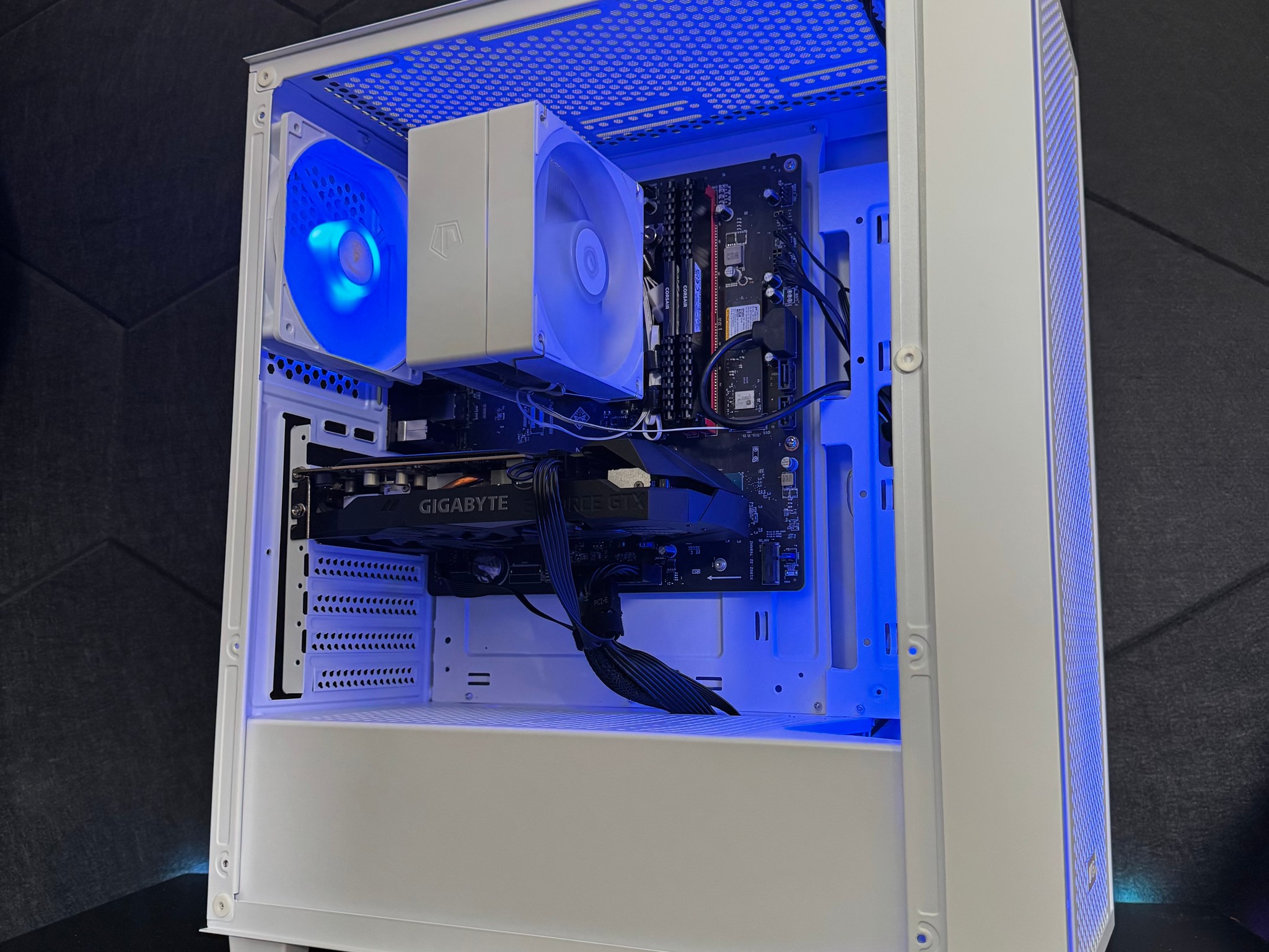 GTX 1660 Super | Intel i7-9700F | 16GB DDR4 | 512GB SSD| Custom Gaming PC