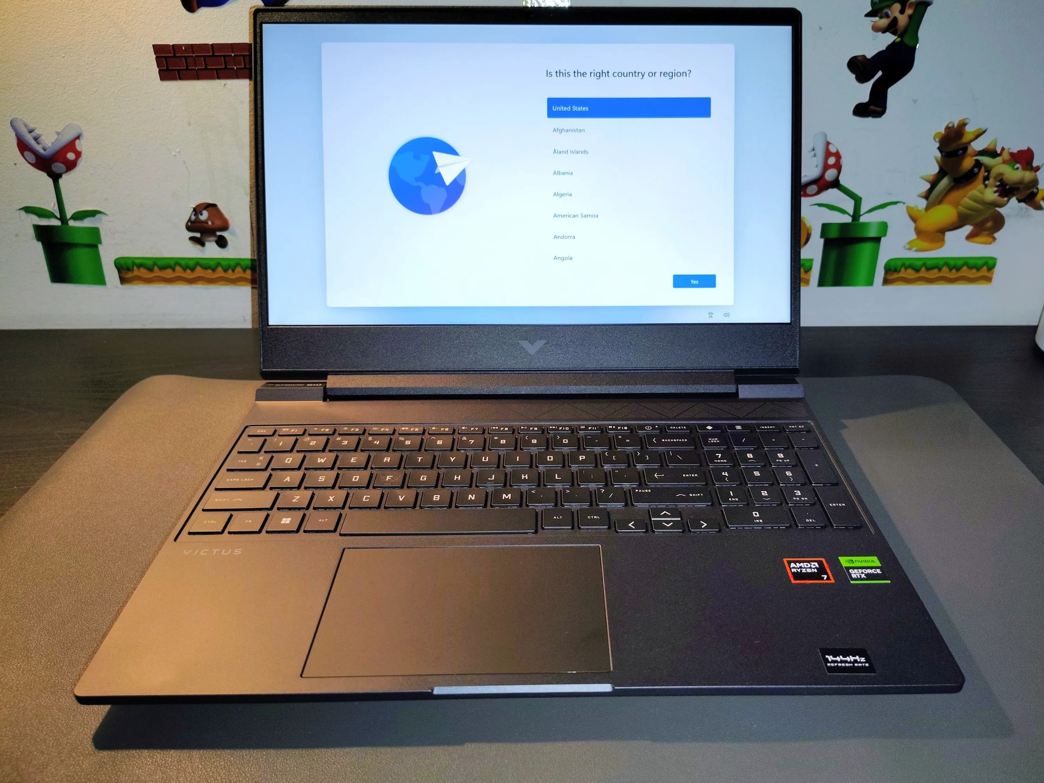 RTX 4060 | RYZEN 7 8845HS | 16GB DDR5 | 1TB | Logitech G305