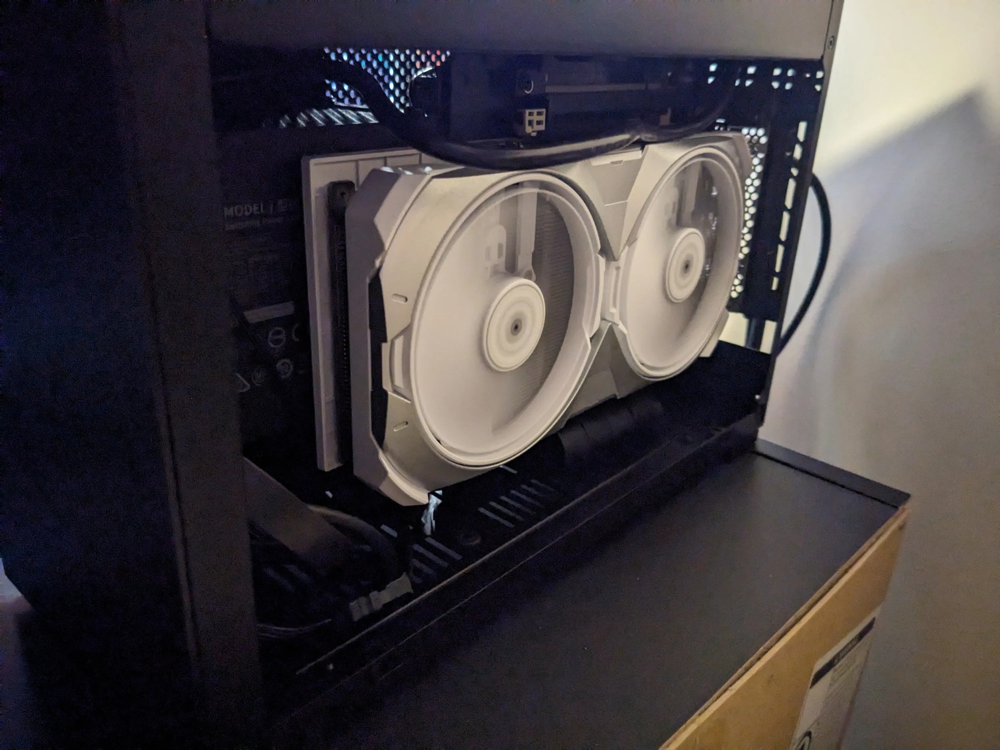 Minimal Black ITX Case With LCD Screen!!! | Ryzen 5 7600 & RTX 4070
