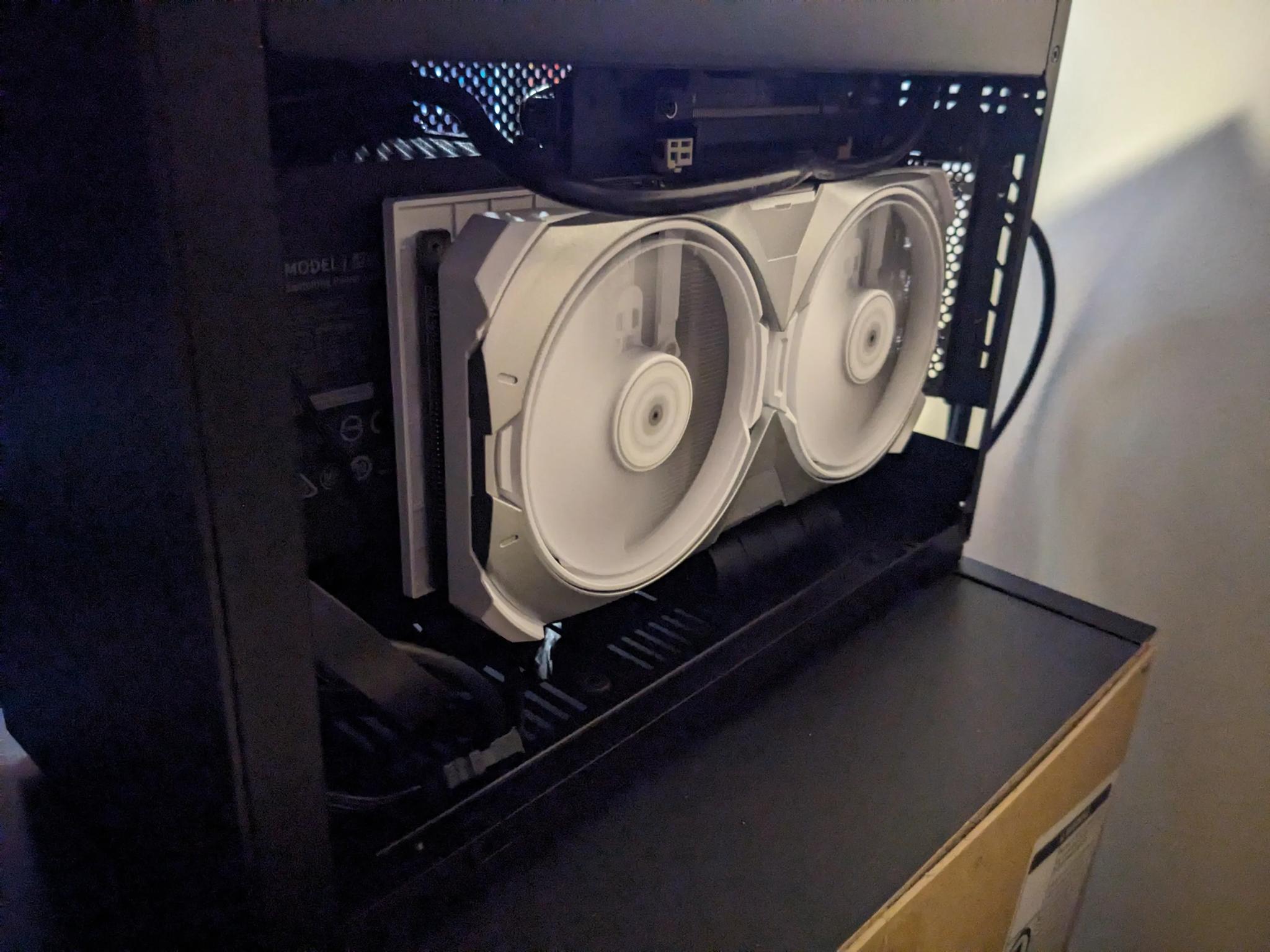 Minimal Black ITX Case With LCD Screen!!! | Ryzen 5 7600 & RTX 4070