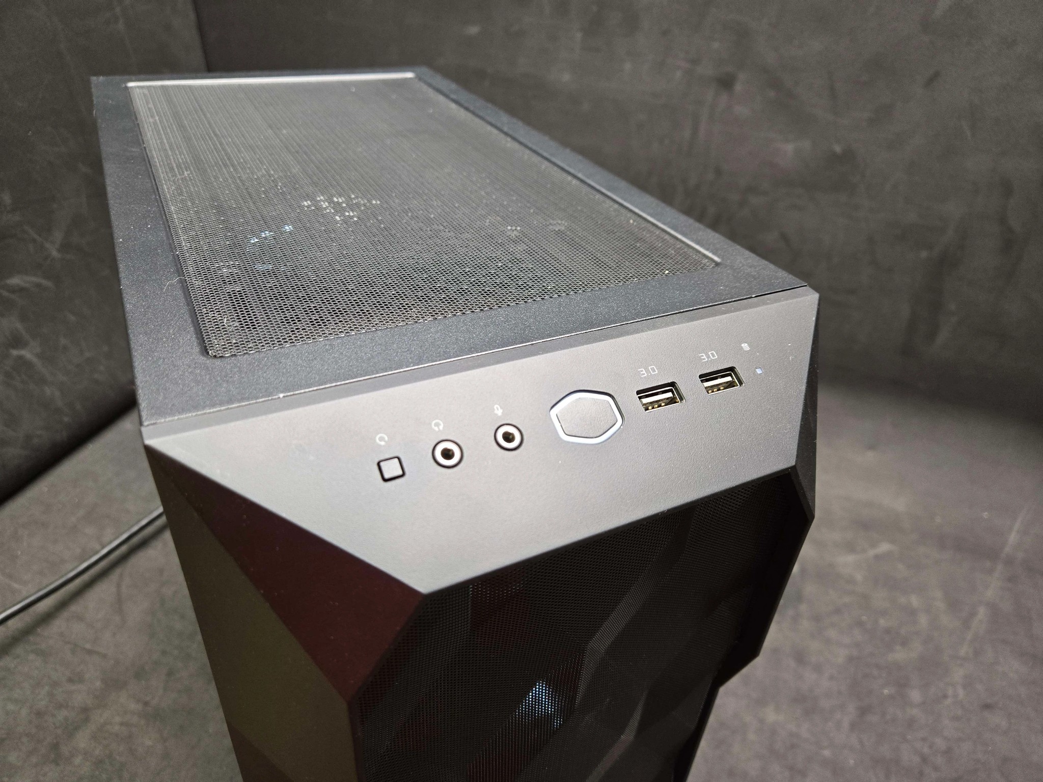 🌟 Dazzler: Core i7 9700K | RX 5700 XT | 1TB NVMe