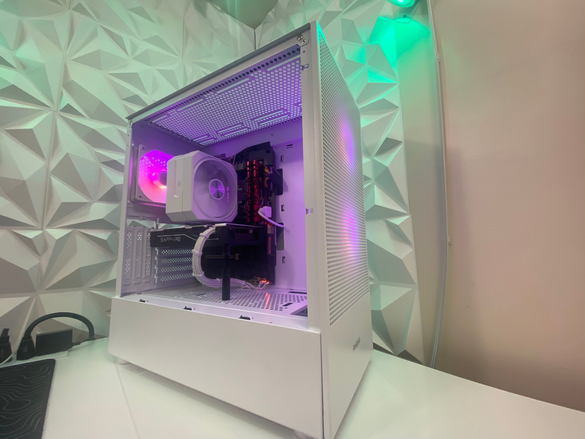 White RGB Gaming PC | RX 580 8GB | intel i7 5820K | 512GB SSD | 16GB RAM | WiFi & Bluetooth