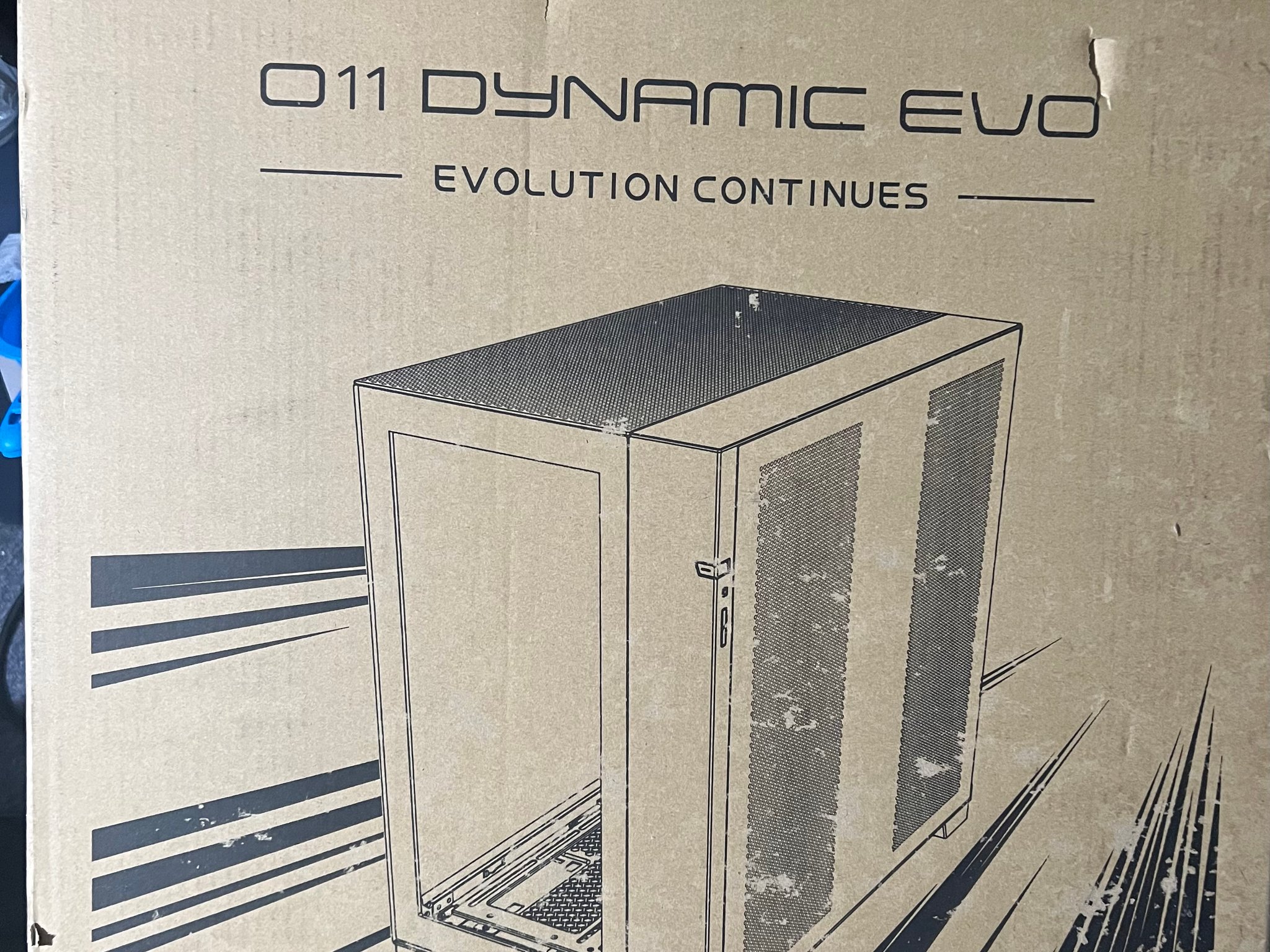Lian li o11 dynamic EVO ( bearly used, minor scratches, and damaged box