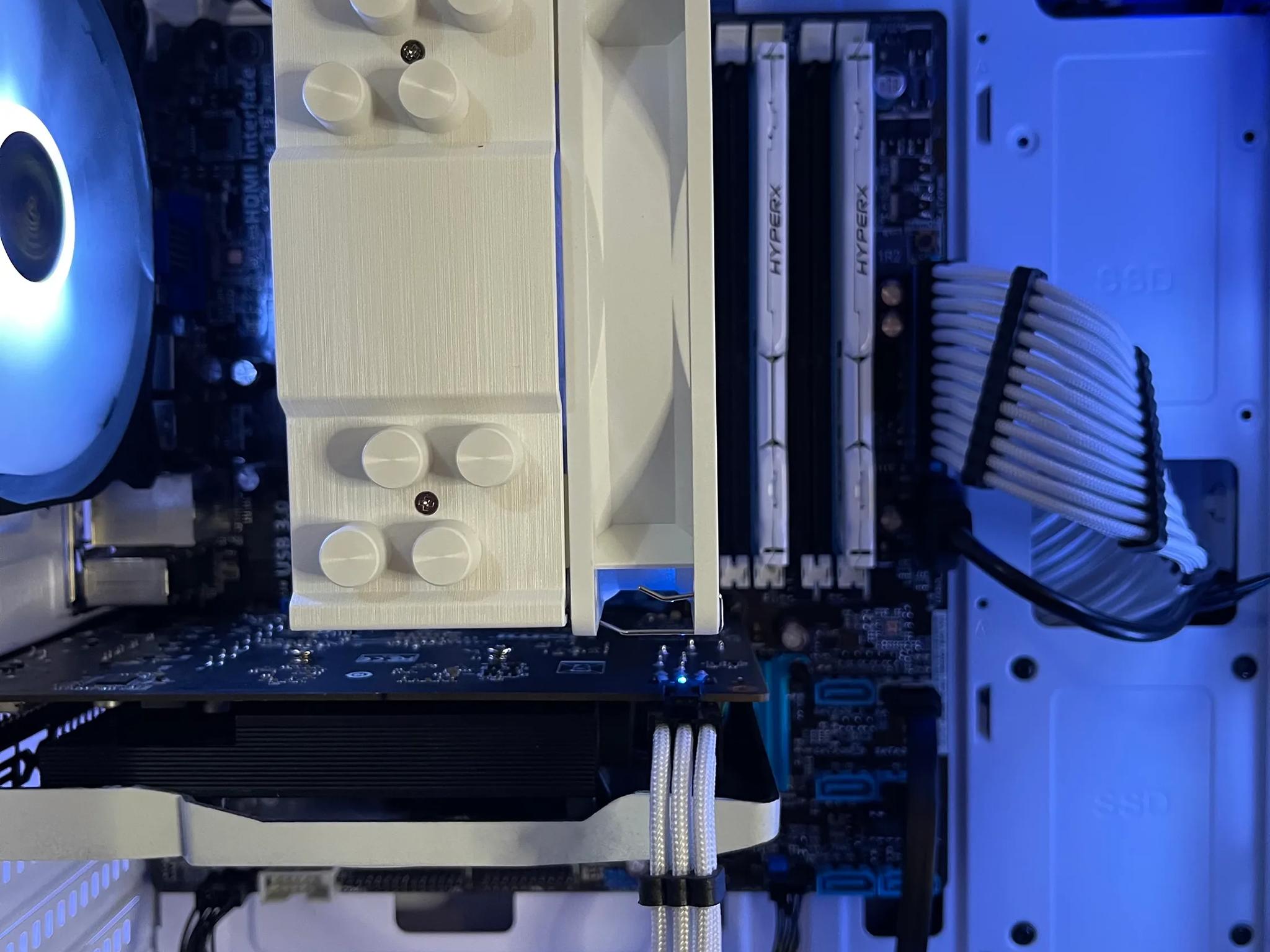 White RGB i7 Gaming PC (E3-1230 v2, 16GB RAM, RX 560, 256GB SSD/1TB HDD