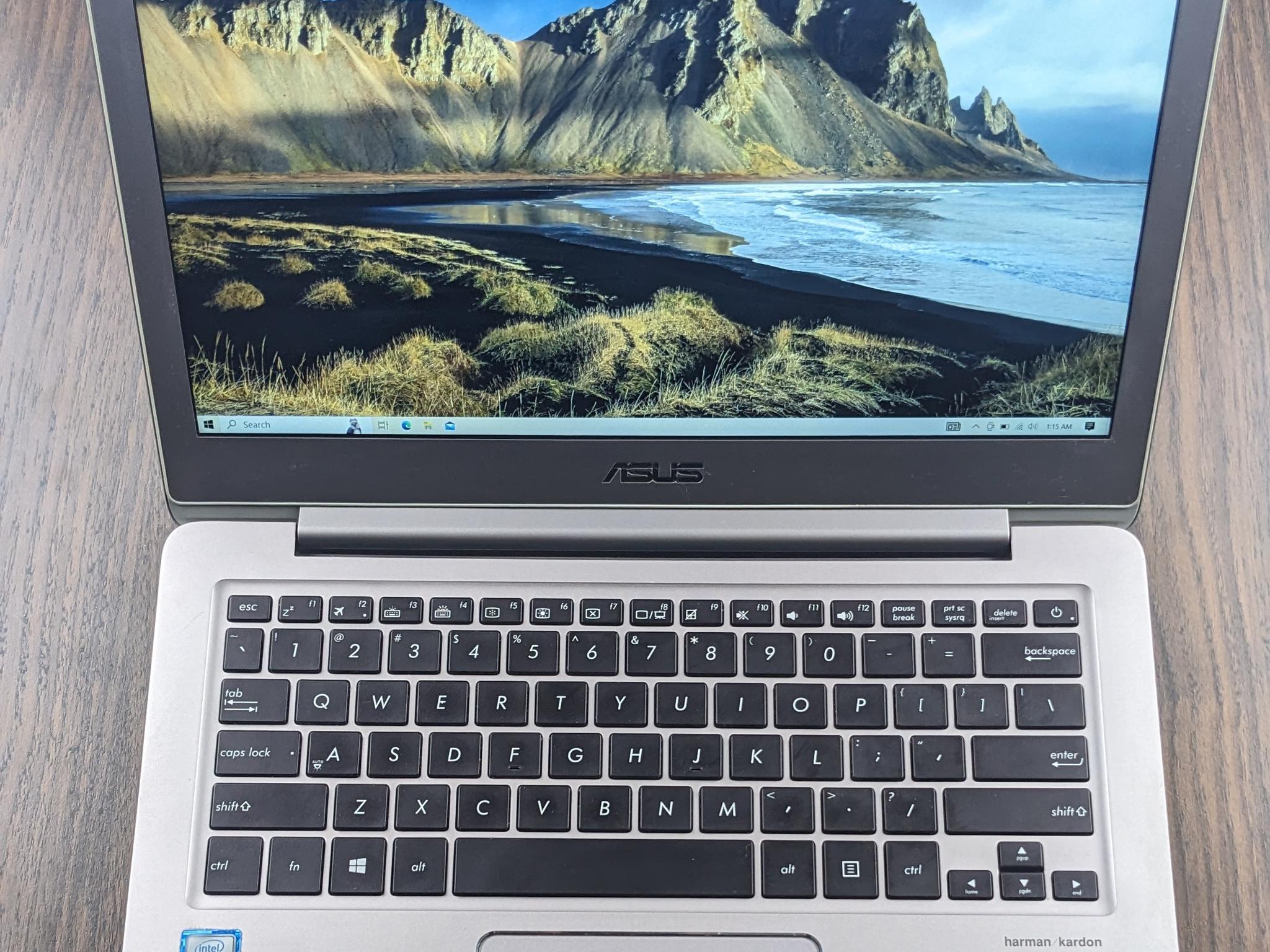 ASUS Zenbook UX330u 1080p 13.3" i5-7200u 256GB SSD 8GB DDR4 1867mhz Ultrabook