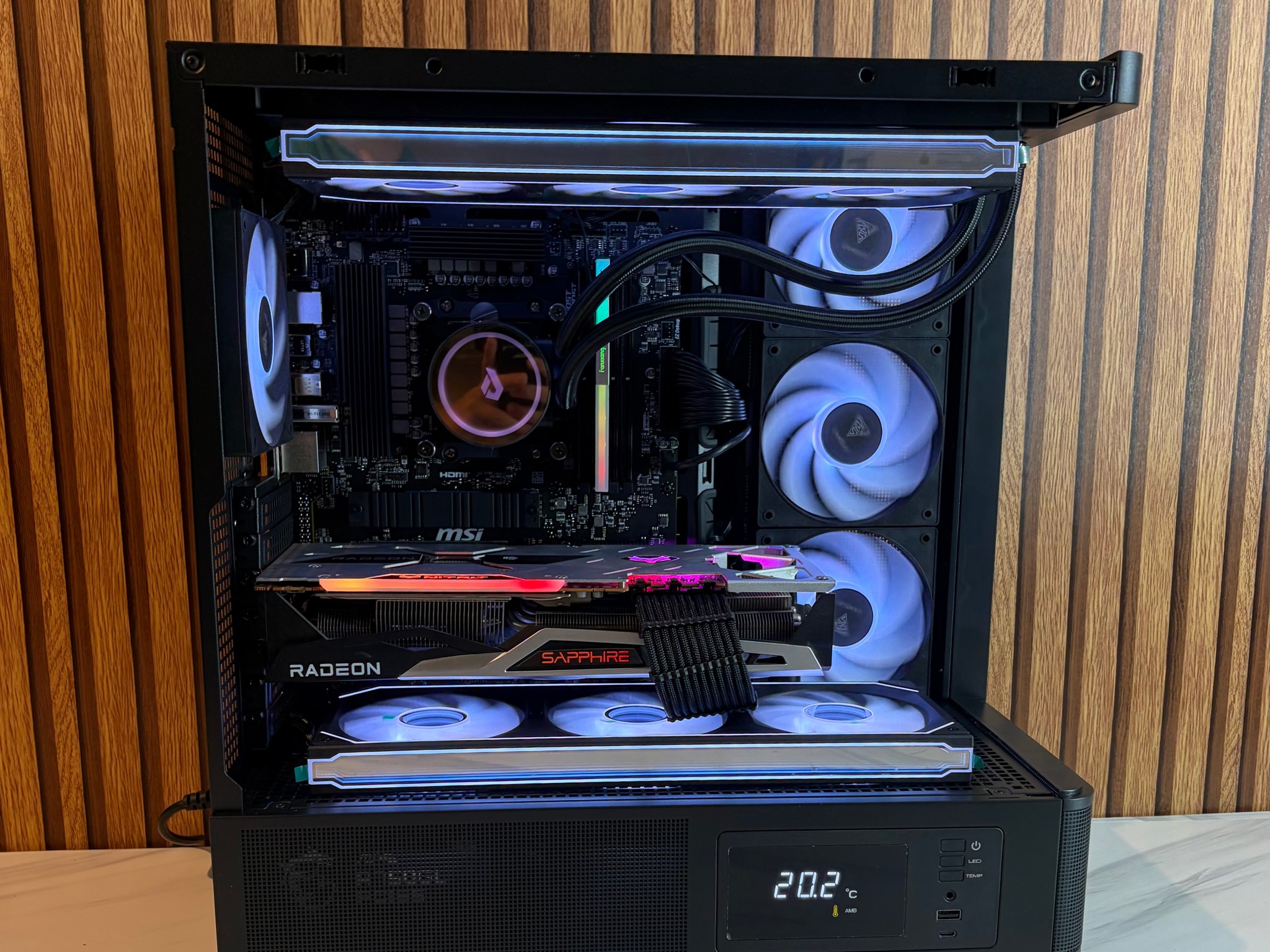 RX 6900XT 16GB | RYZEN 5 9600X | 24GB DDR5 | 2TB NVME | 360MM AIO