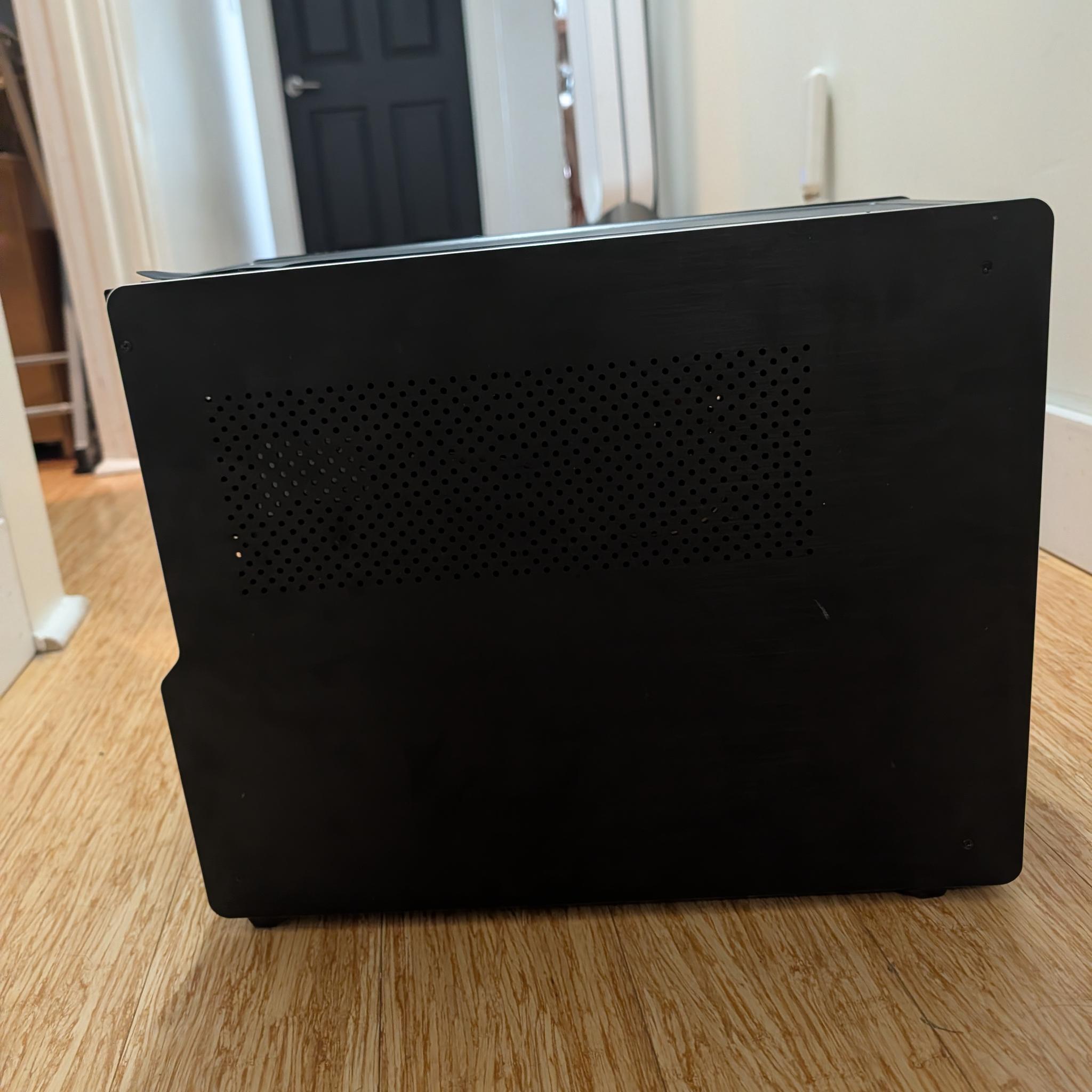 Custom Vertical GPU Gaming PC | Quadro M4000 | I7 4770T | 512GB SSD | 16GB |