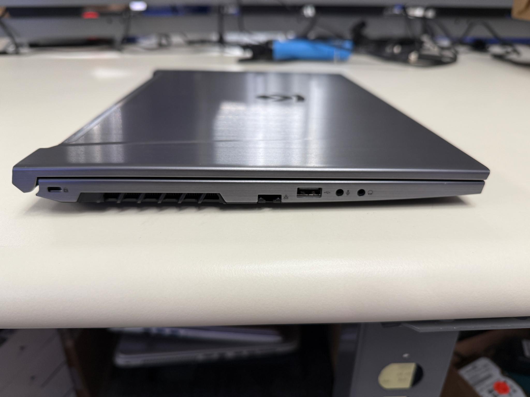 Eluktronics Mech-15 G2+i7-8750H+RTX 2060+16GB RAM+256 SSD