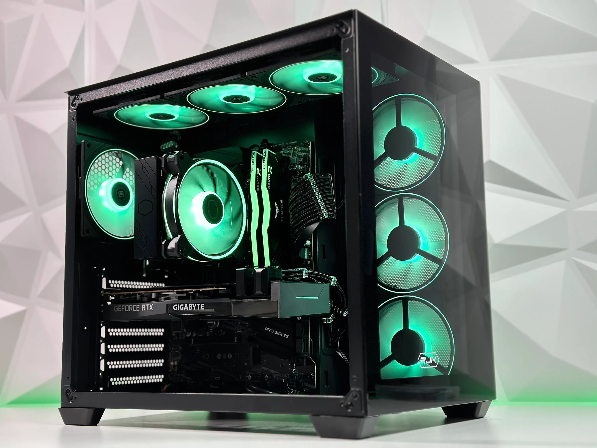 💚✳️Green Star Gaming PC❇️Nvidia RTX 3070 8GB❇️Ryzen 7 5700X 8 core❇️32GB DDR4❇️1TB SSD