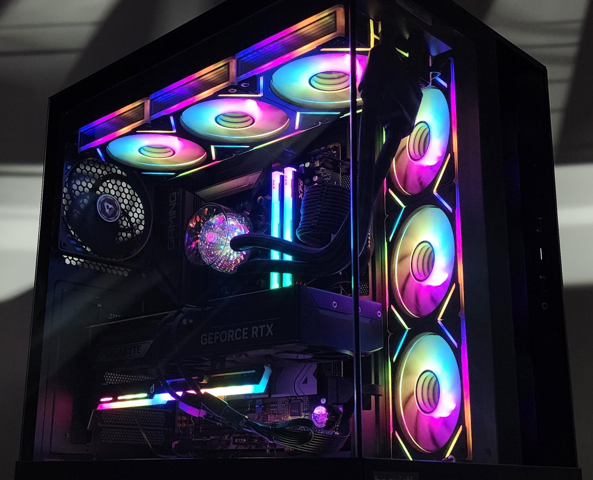 Gaming PC Ryzen 9 9900X 32GB RAM 1TB SSD RTX 5070 Ti 16GB Windows 11 Computer