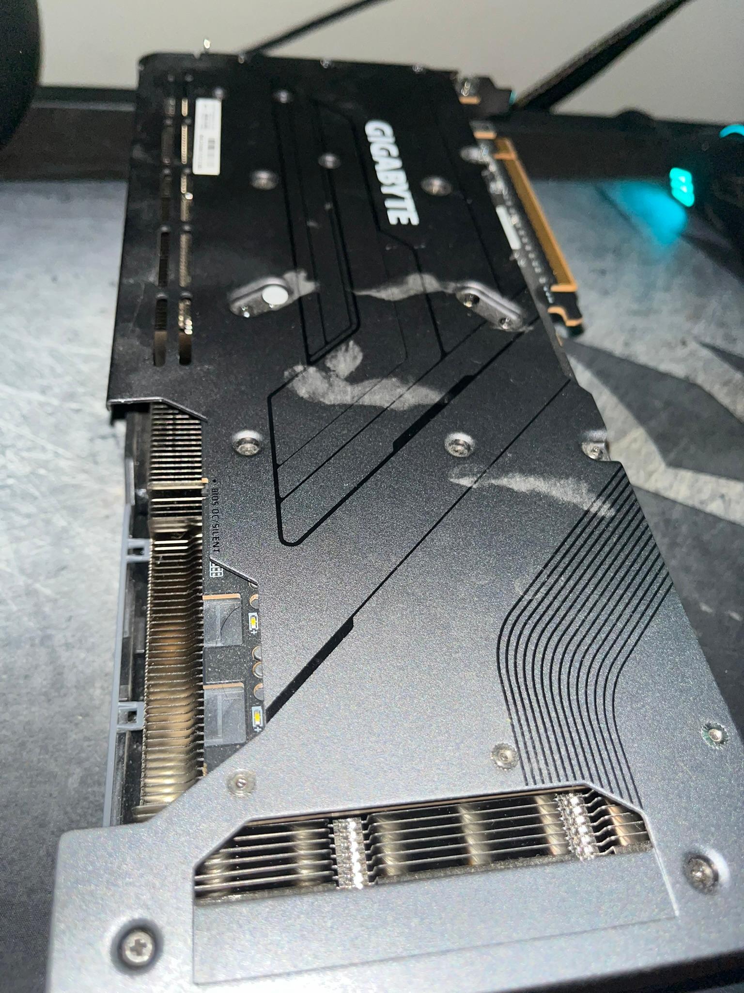 GIGABYTE Radeon RX 7700 XT