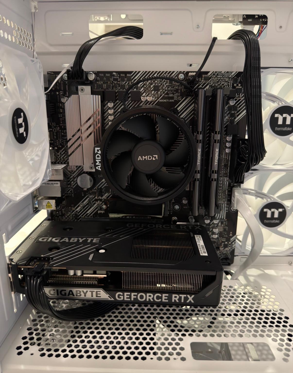 Brand New Custom PC (Ryzen 5 5500, RTX 5060, 16 GB RAM)