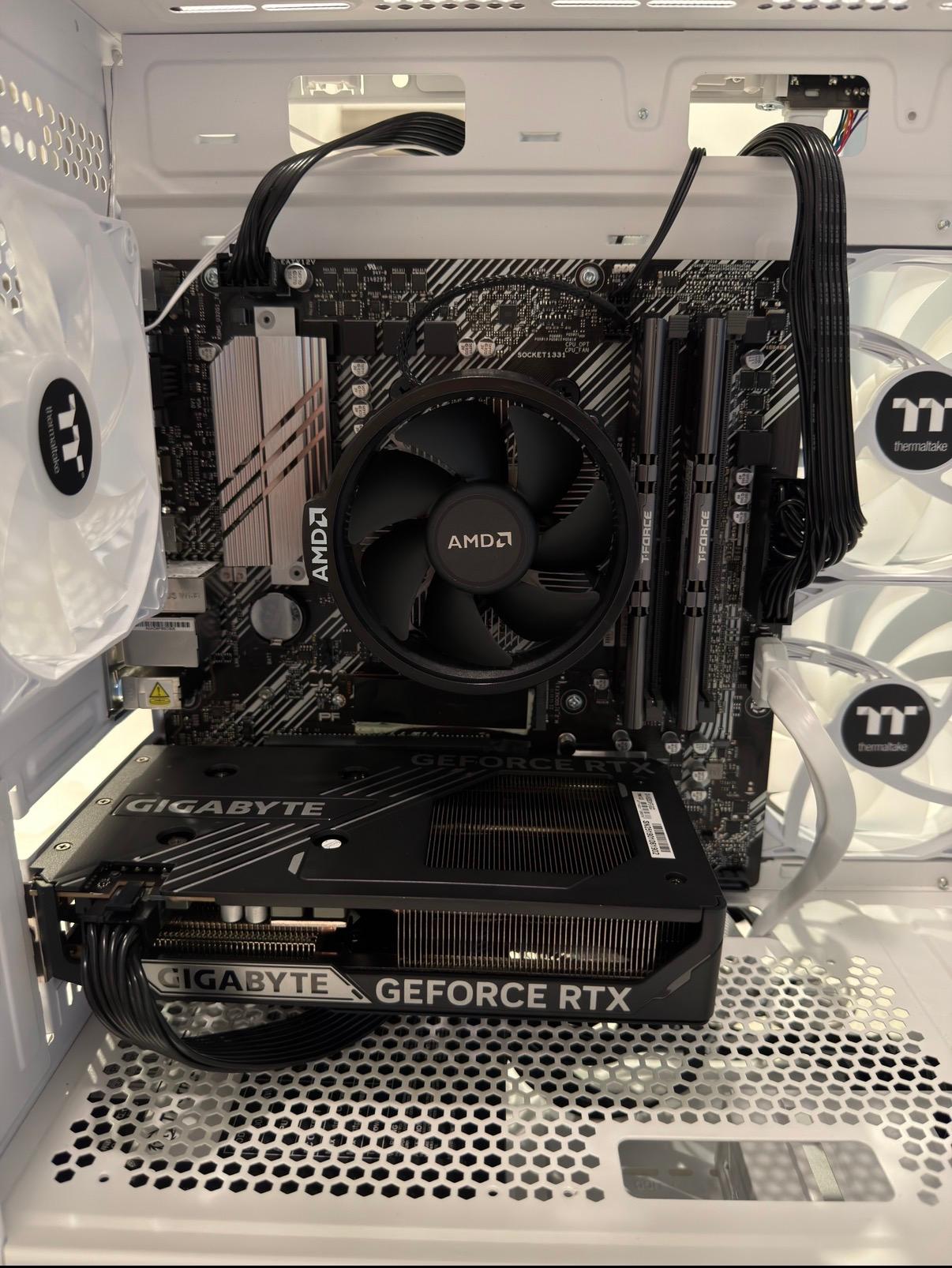 Brand New Custom PC (Ryzen 5 5500, RTX 5060, 16 GB RAM)