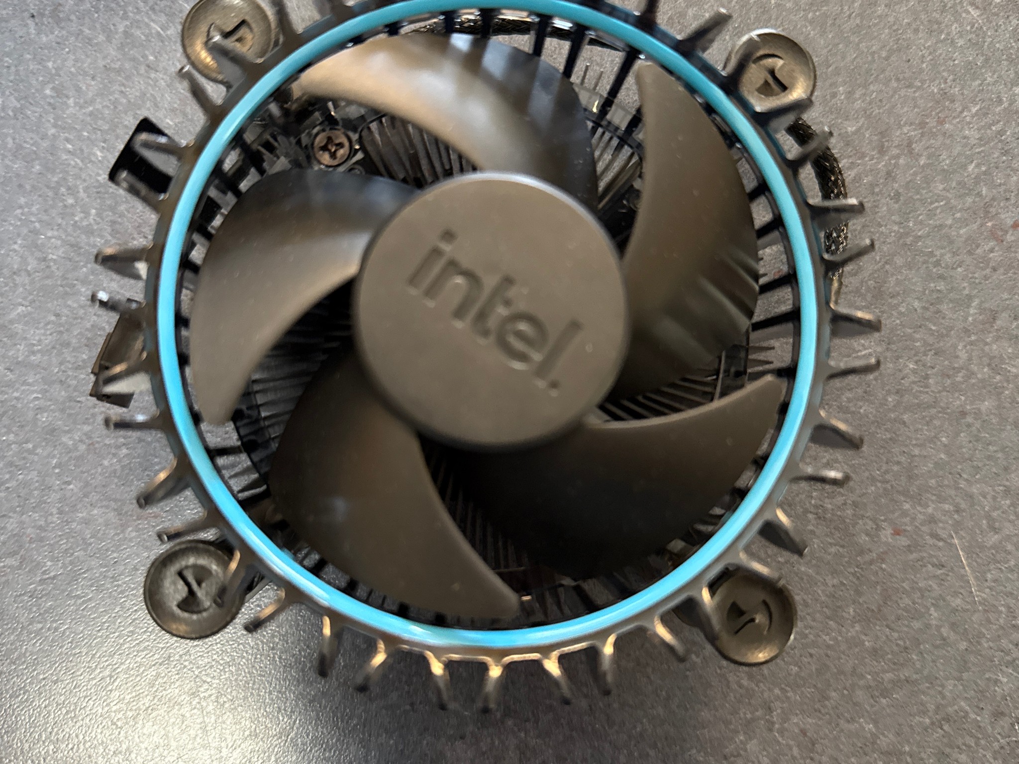 Intel Core i5-12400F