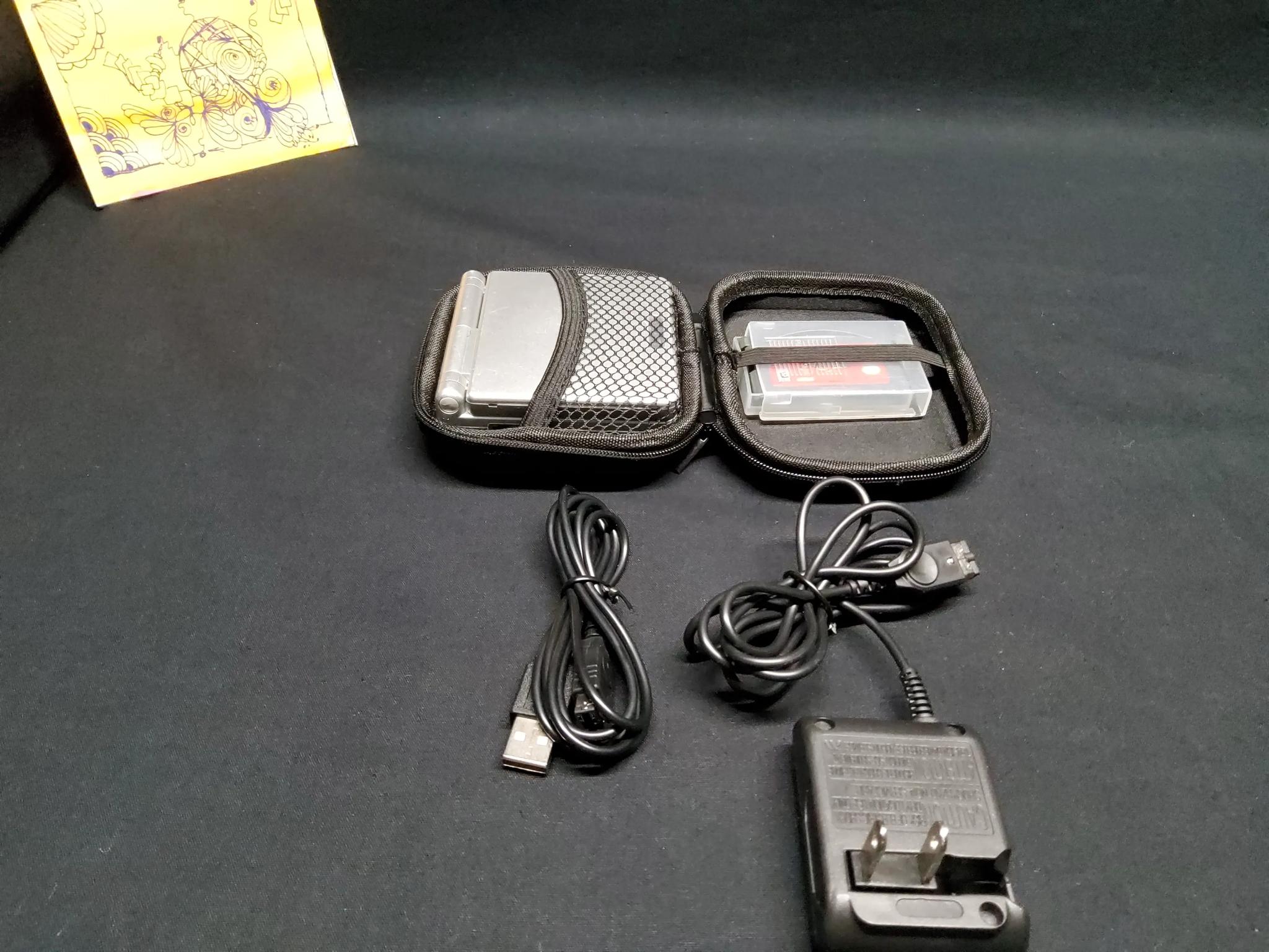 GameBoy Advance SP + The Legend of Zelda : The Minish Cap