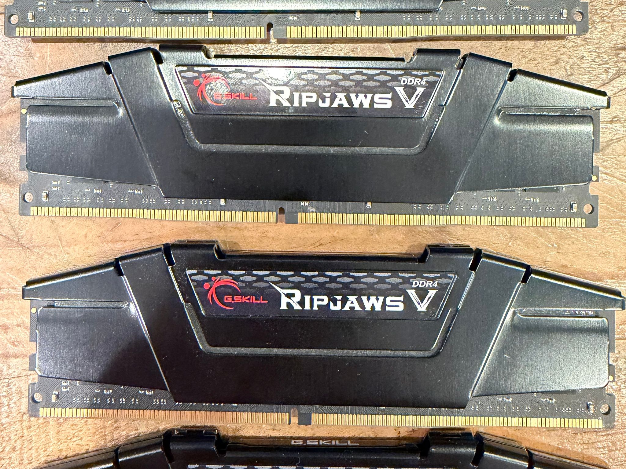 G.Skill Ripjaws V DDR4-3600 16GB x 4 CL 16-19-19-39 1.35V